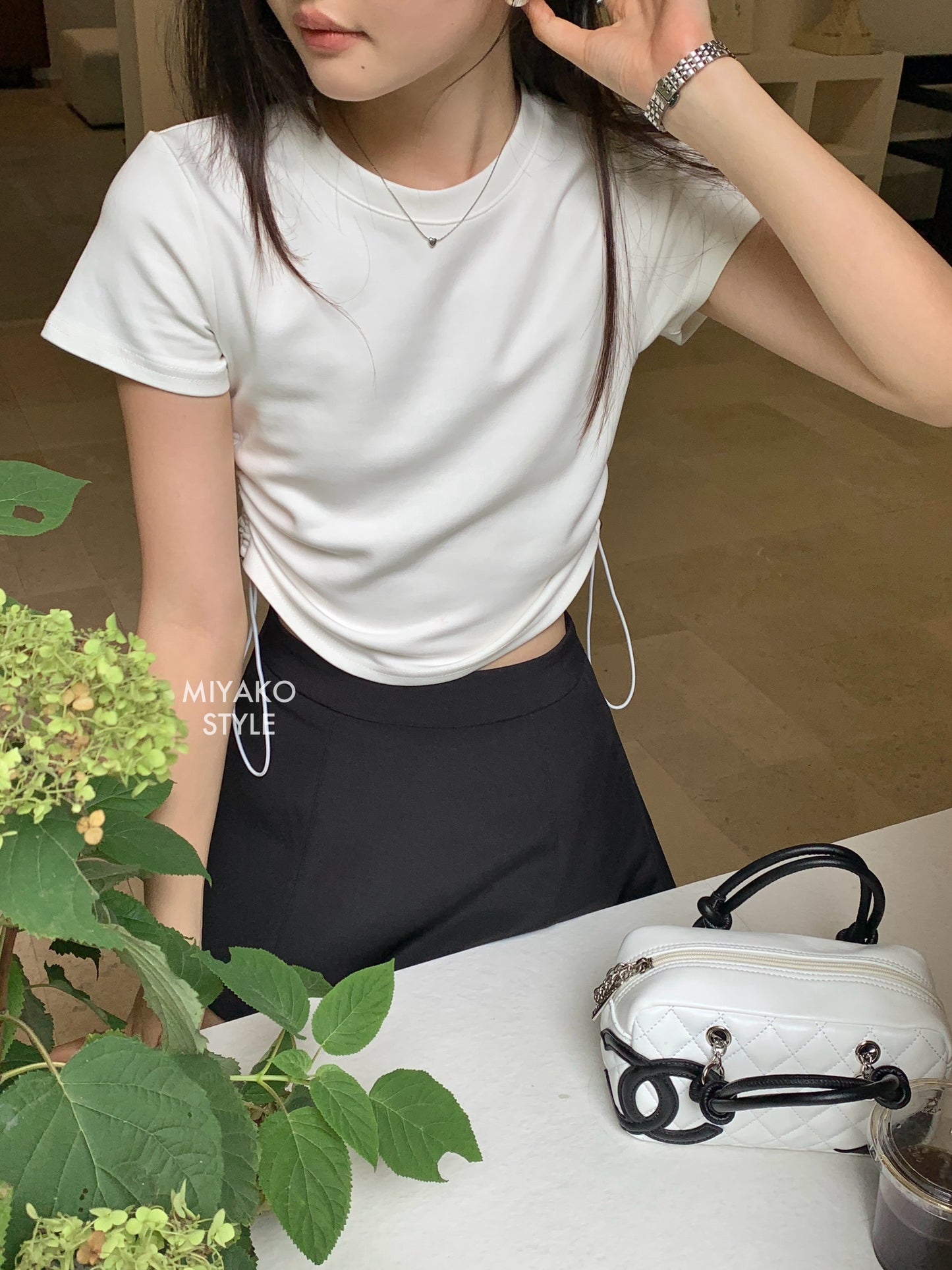 (DEFECT) Renee Short Sleeve Crop Top in White