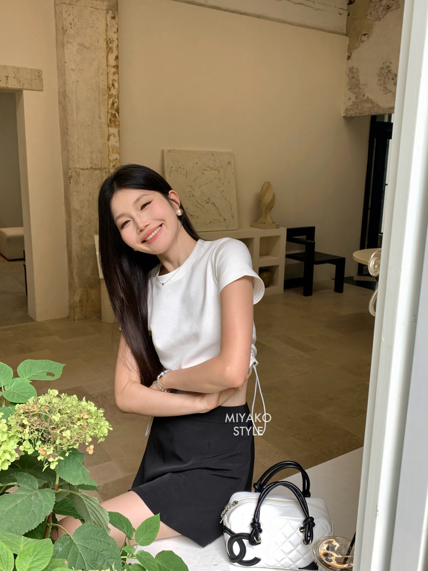 (DEFECT) Renee Short Sleeve Crop Top in White