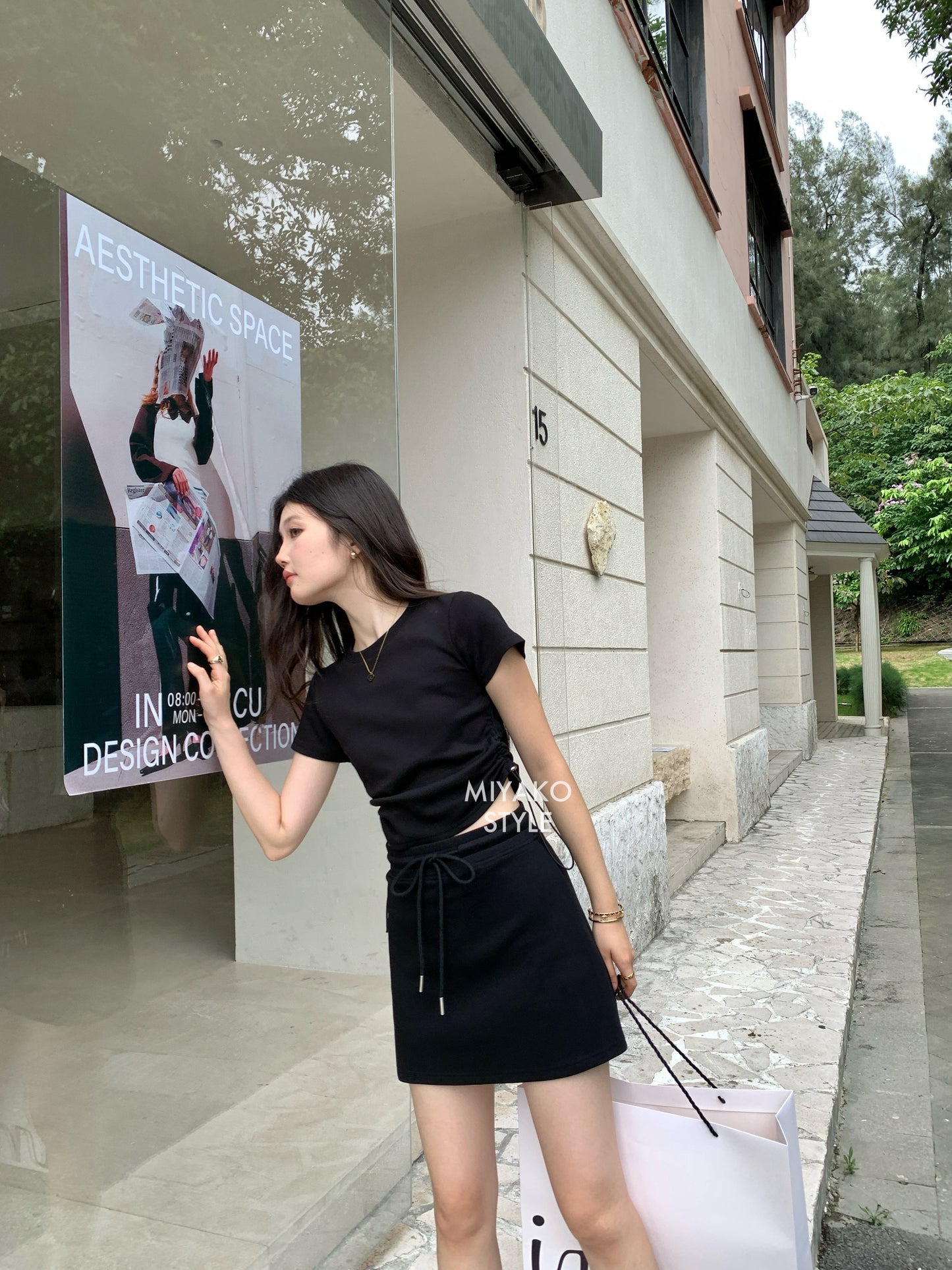 Renee Short Sleeve Crop Top in Black