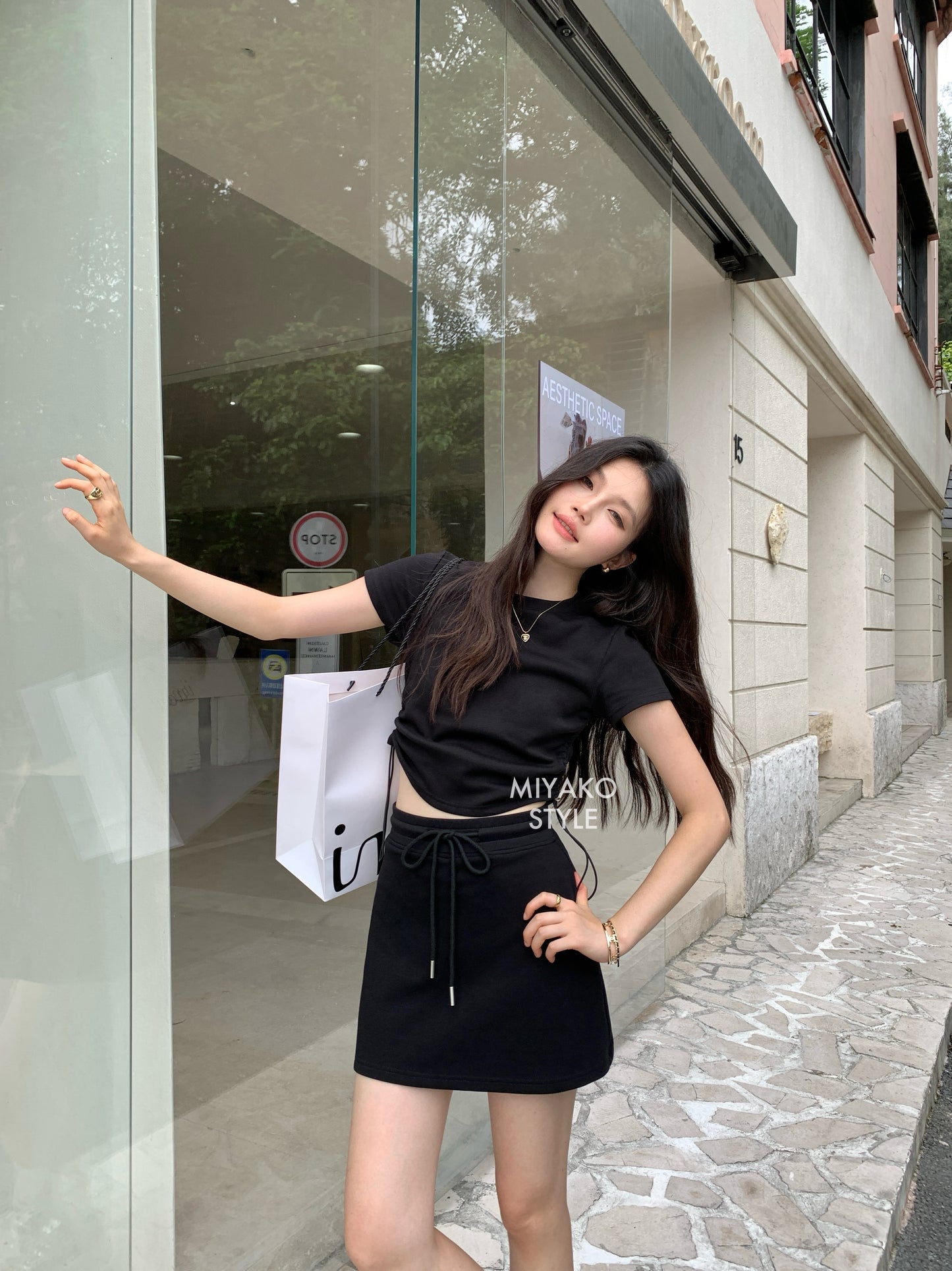 Renee Short Sleeve Crop Top in Black