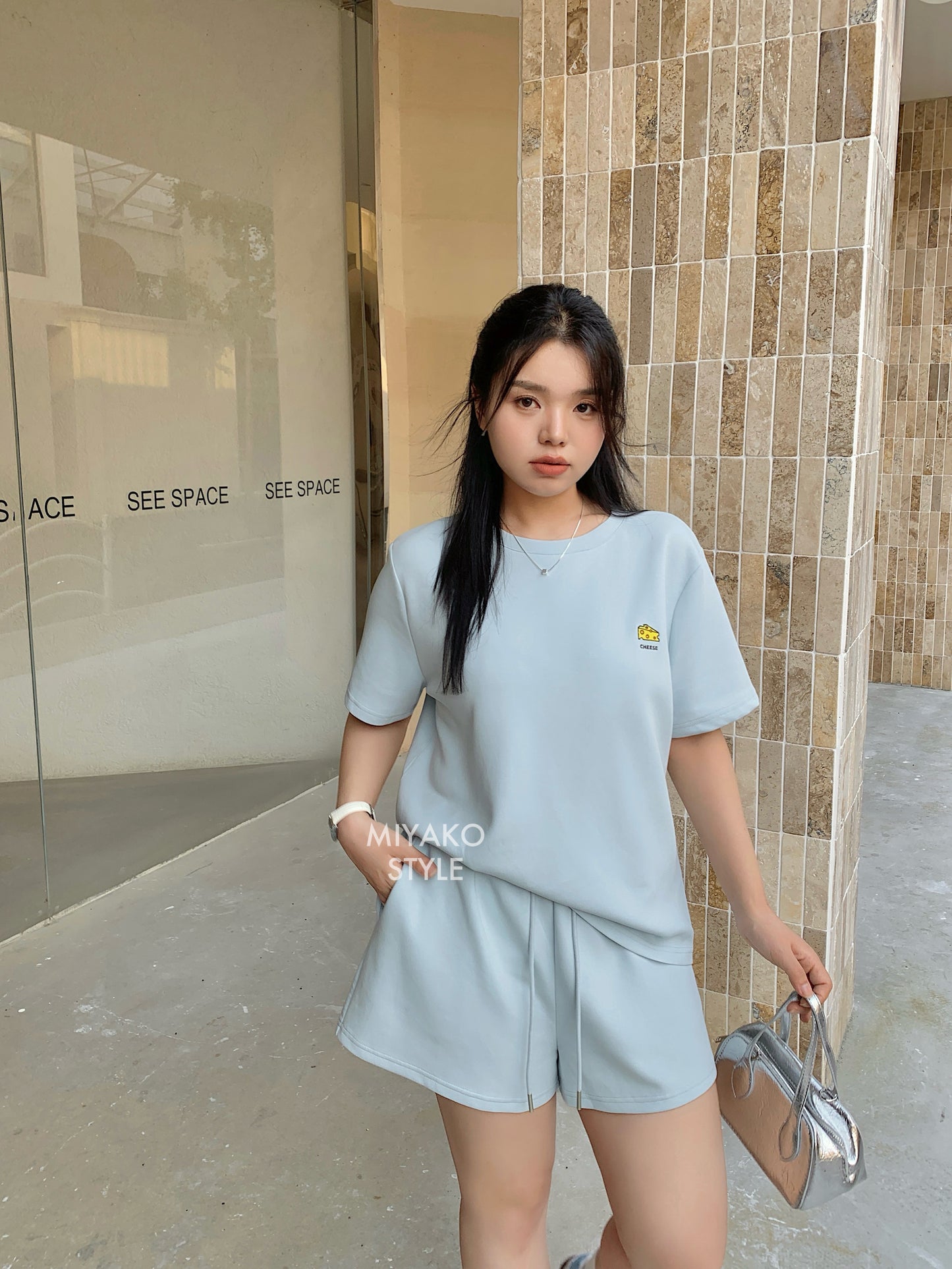 Cheese T shirt in blue 蓝色T恤
