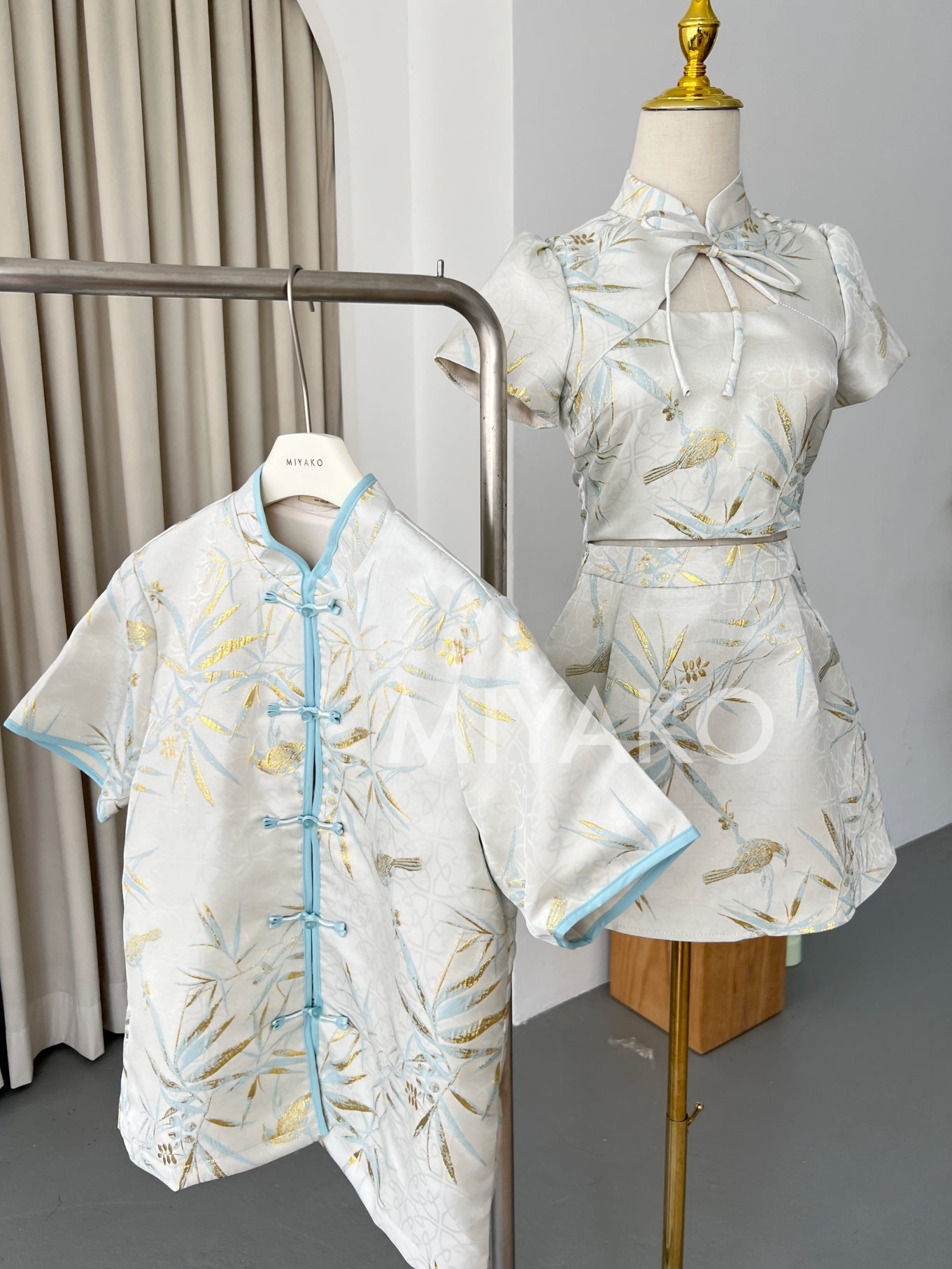 【鎏金竹叶】JIN Premium Cheongsam Suit in Ivory (金杏色唐裝)