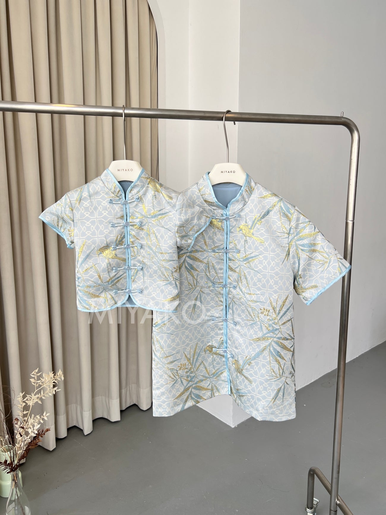 【鎏金竹叶】JIN Premium Cheongsam Suit in Blue (藍色唐裝)