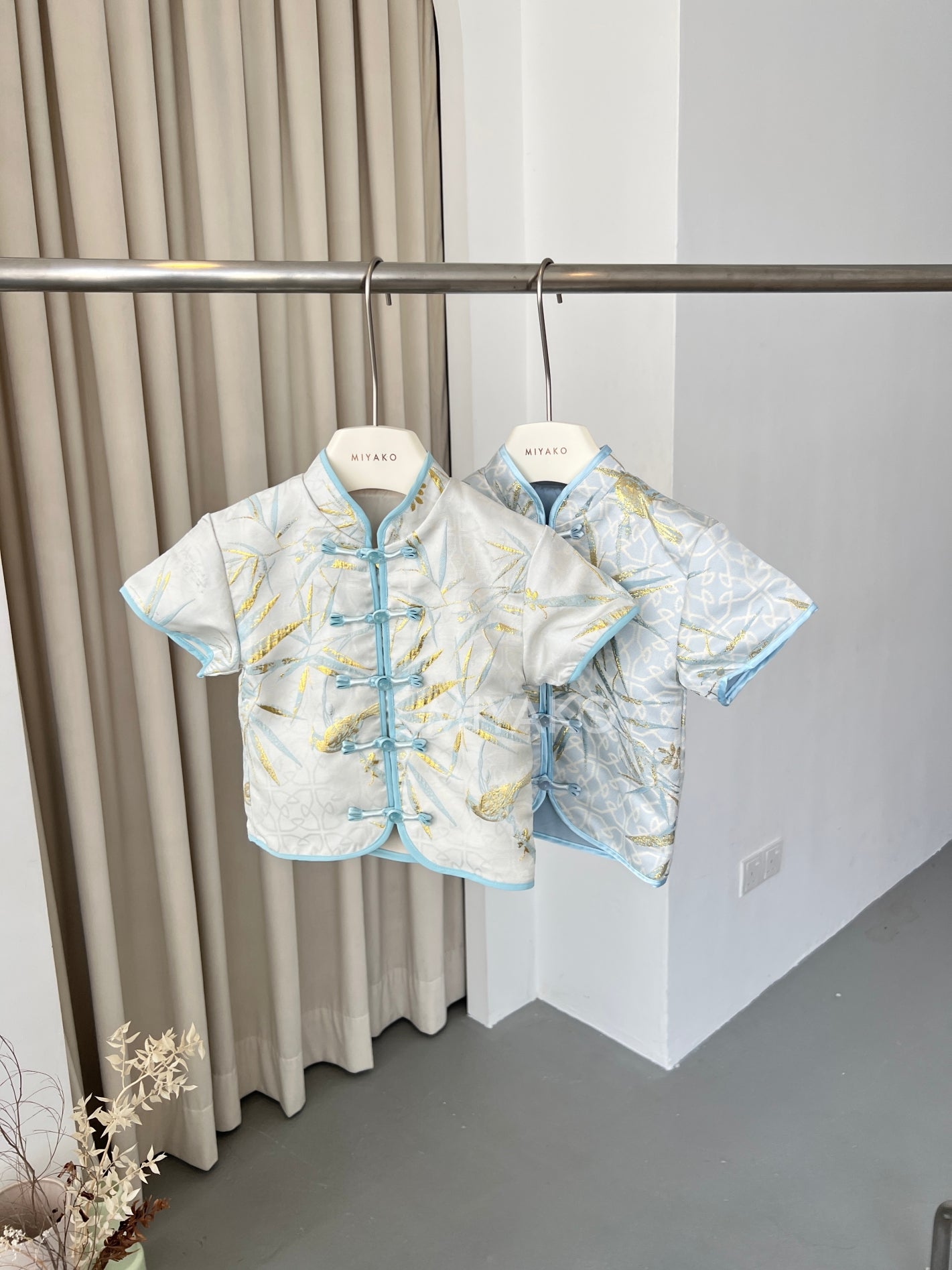 【鎏金竹叶】JIN Premium Cheongsam Boy Top in Ivory (金杏色小男孩唐裝)