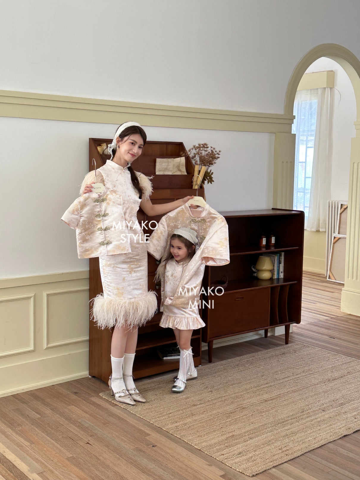 【孔雀开屏】Feather Cheongsam Little Girl Dress in Pink 香槟粉小女孩连身裙