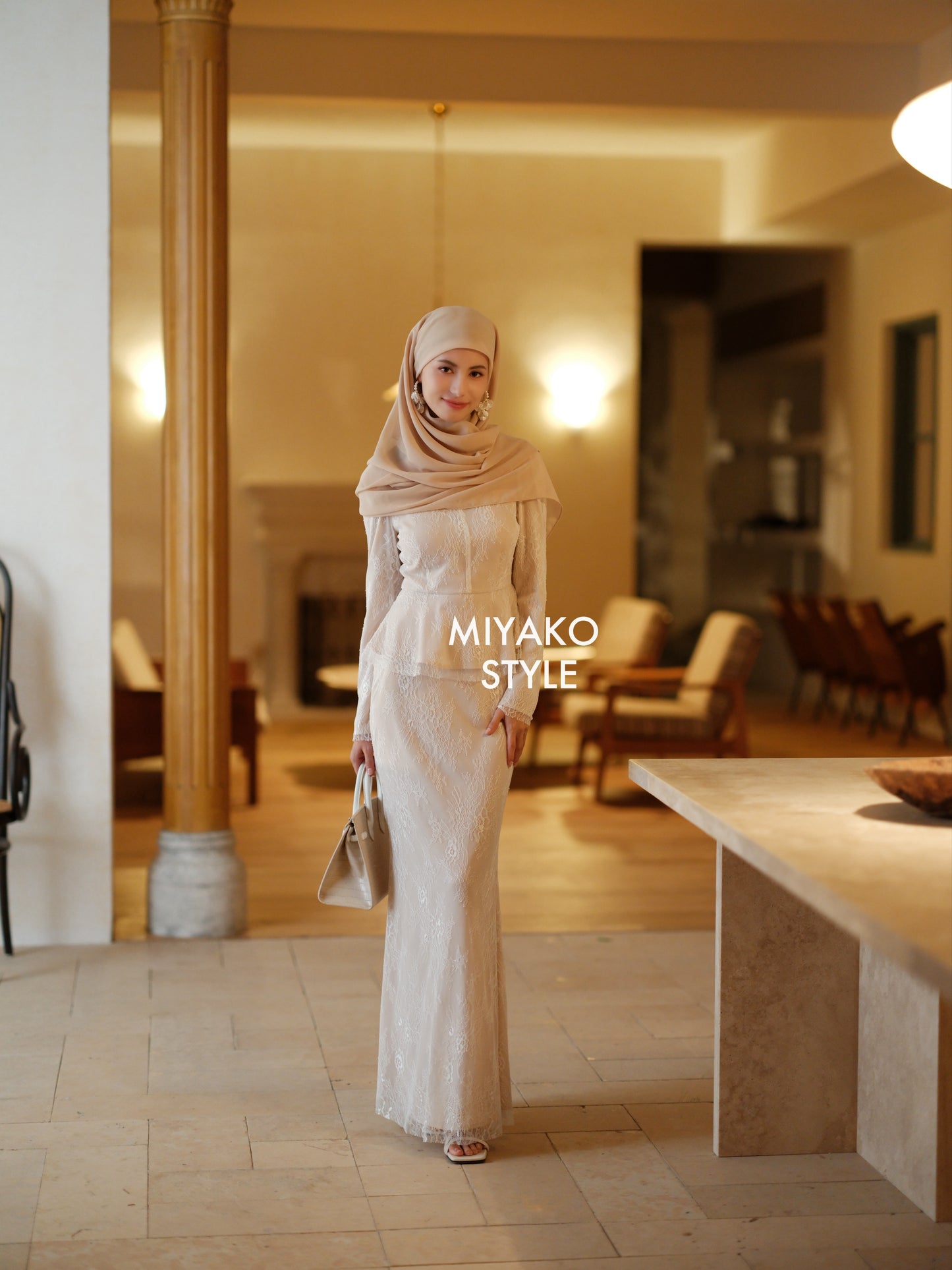 Lace set - Long sleeve top with Long skirt (蕾丝套装)