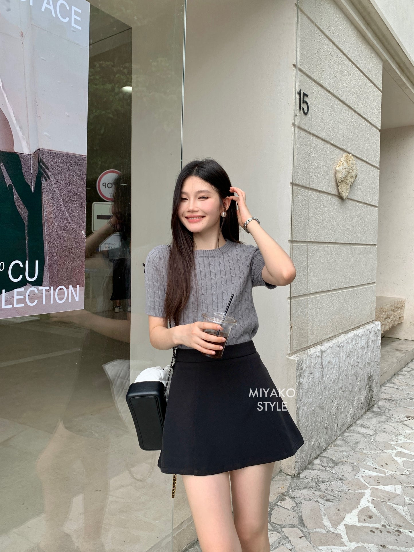 Esther Short Sleeve Knit Top in Grey 灰色针织上衣