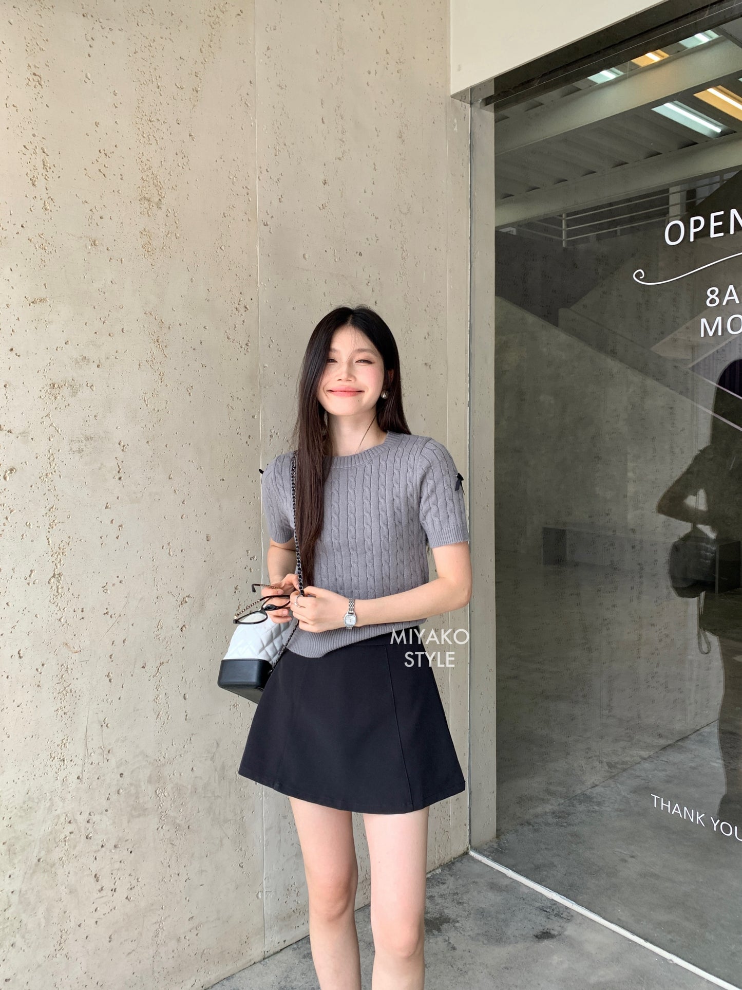 Esther Short Sleeve Knit Top in Grey 灰色针织上衣