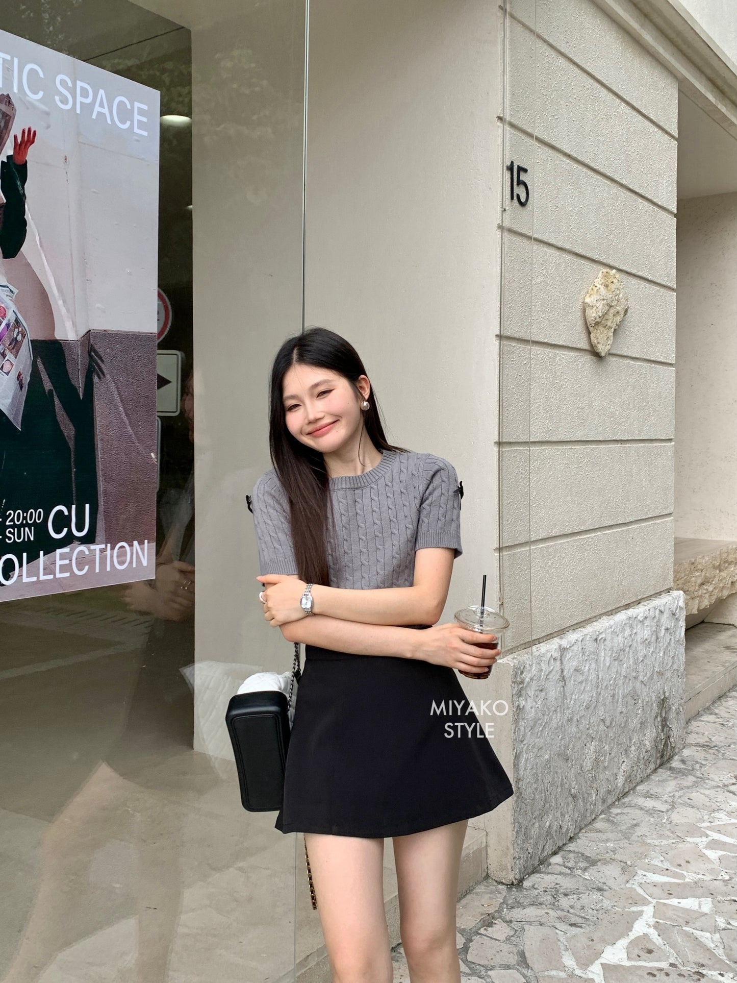 Esther Short Sleeve Knit Top in Grey 灰色针织上衣