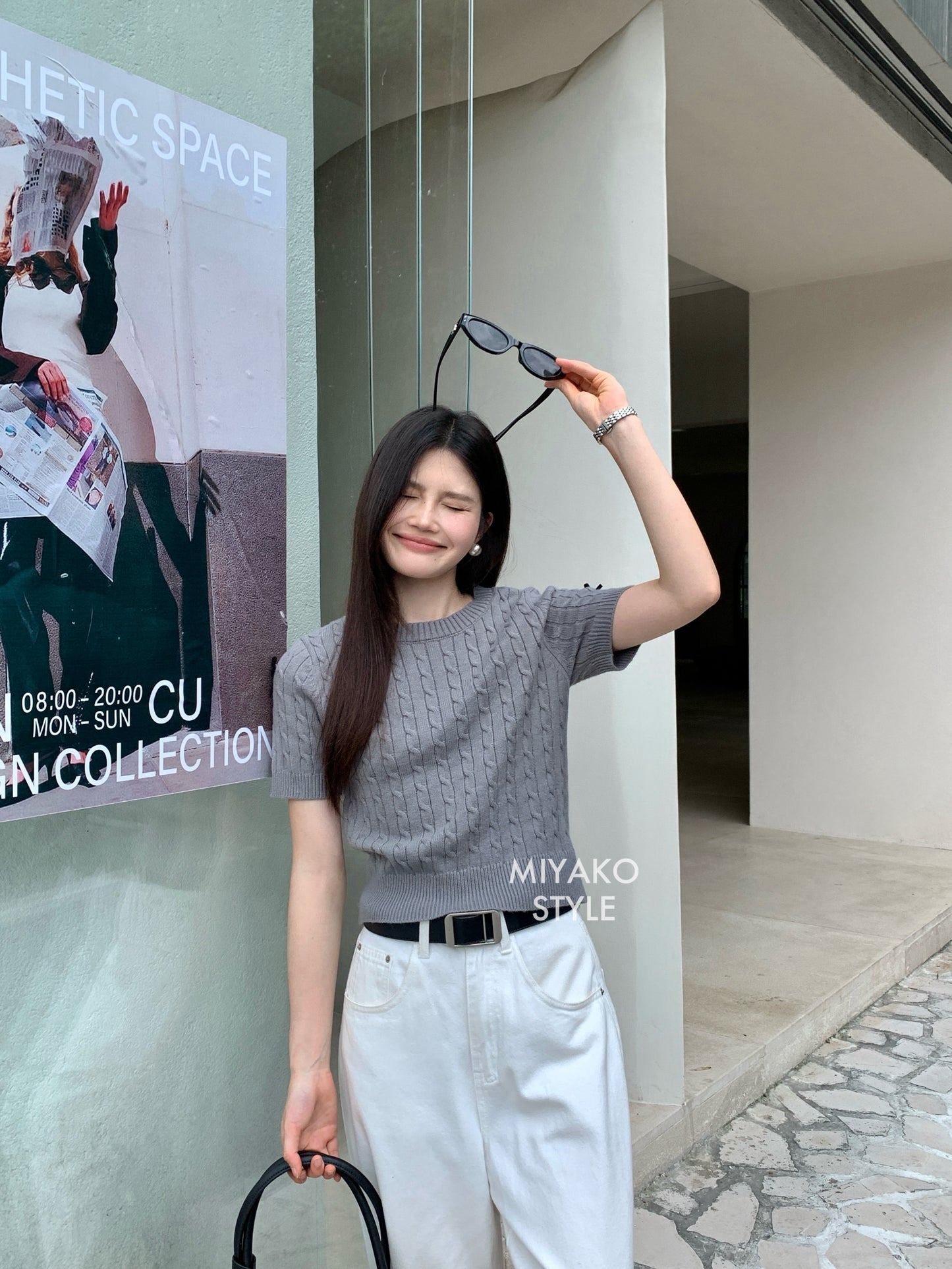 Esther Short Sleeve Knit Top in Grey 灰色针织上衣