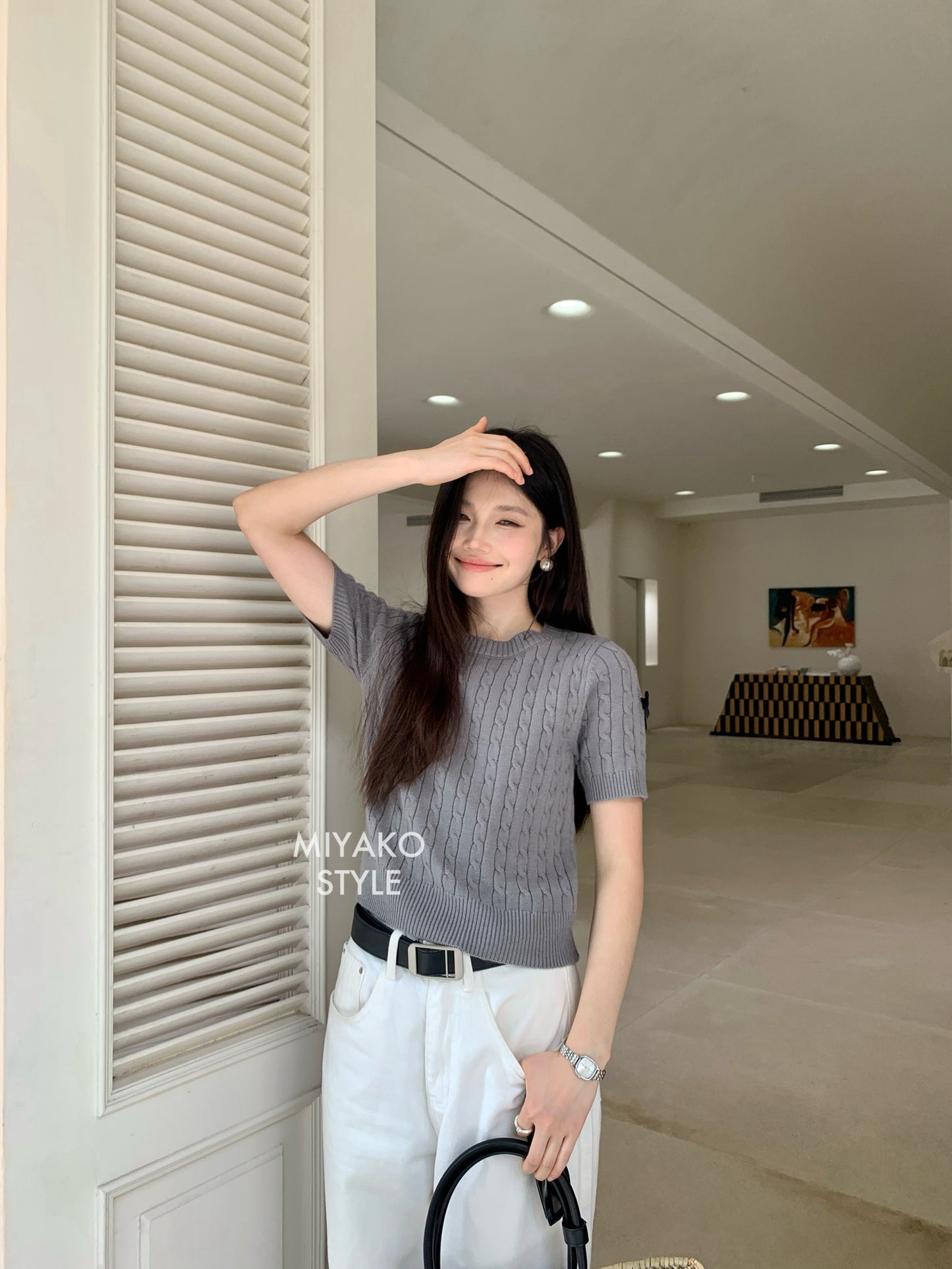 Esther Short Sleeve Knit Top in Grey 灰色针织上衣