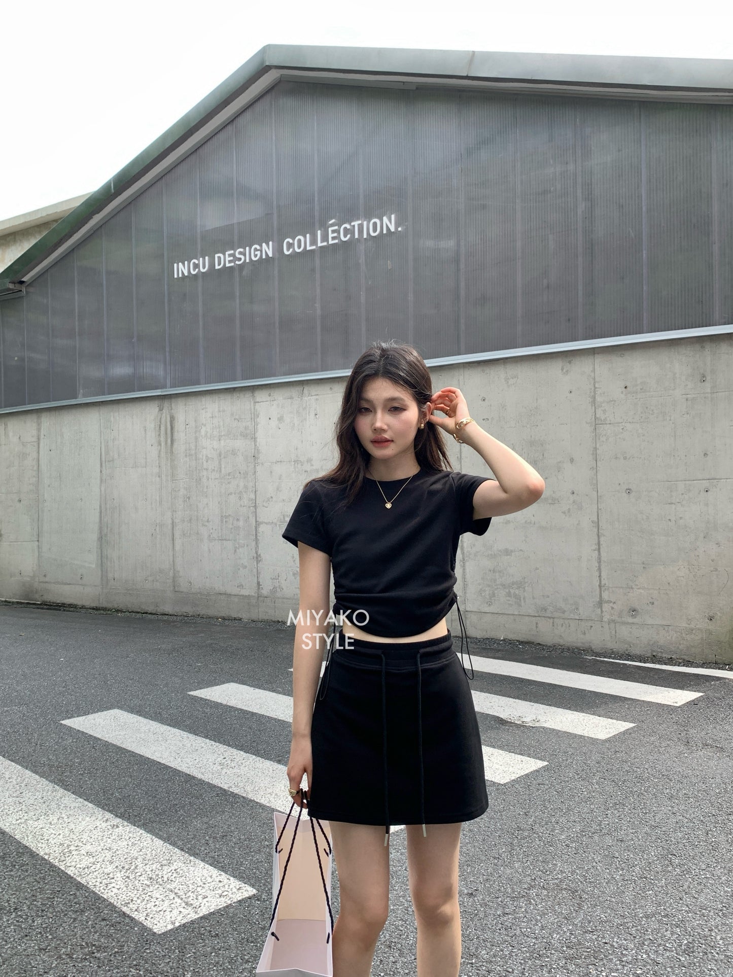 Cheese Mini Skirt in Black 黑色短裙