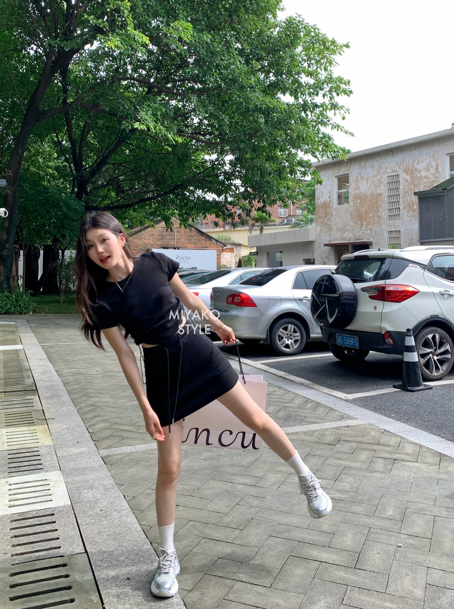 Cheese Mini Skirt in Black 黑色短裙