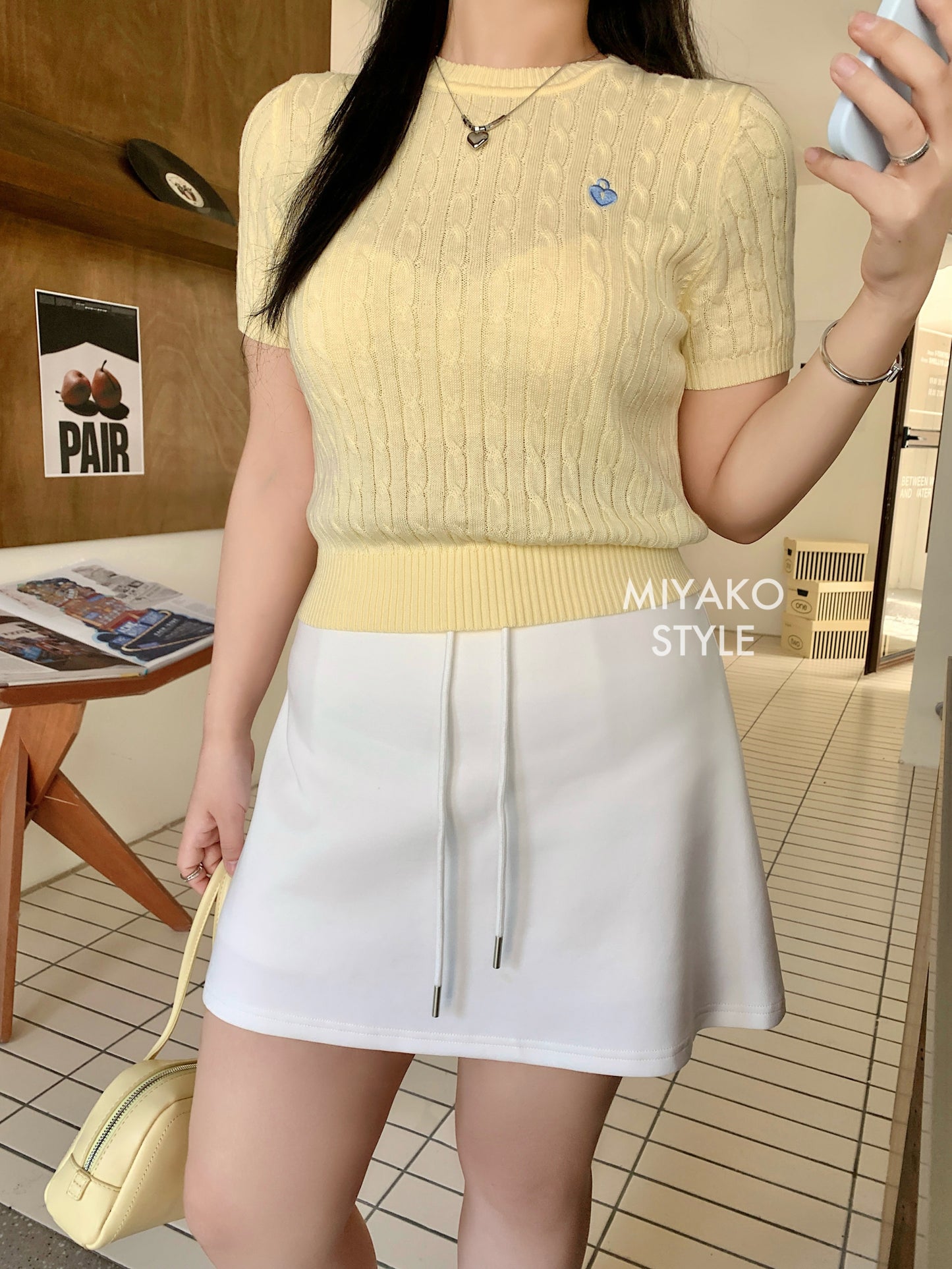 Cheese Mini Skirt in White 白色短裙
