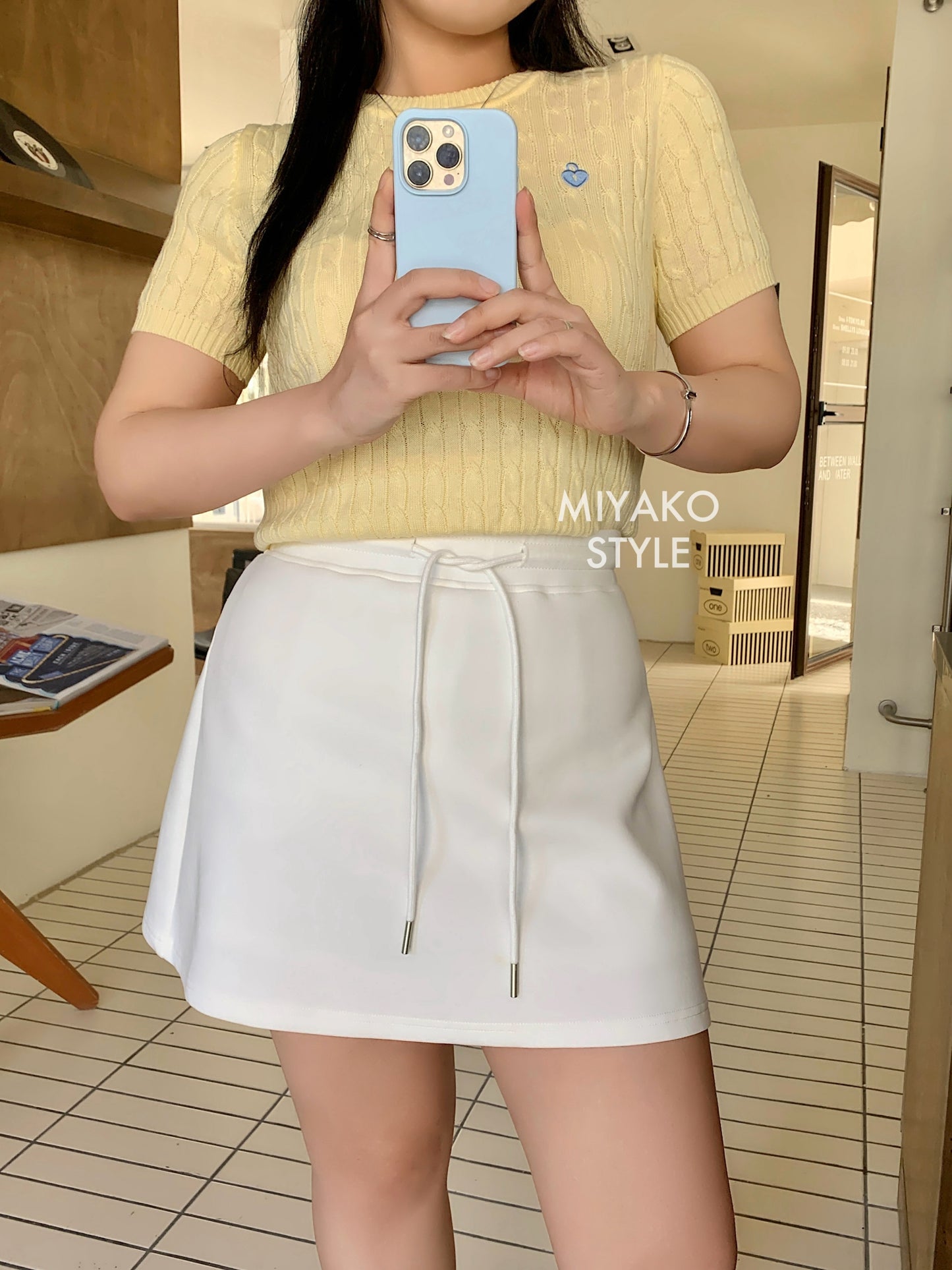 Cheese Mini Skirt in White 白色短裙