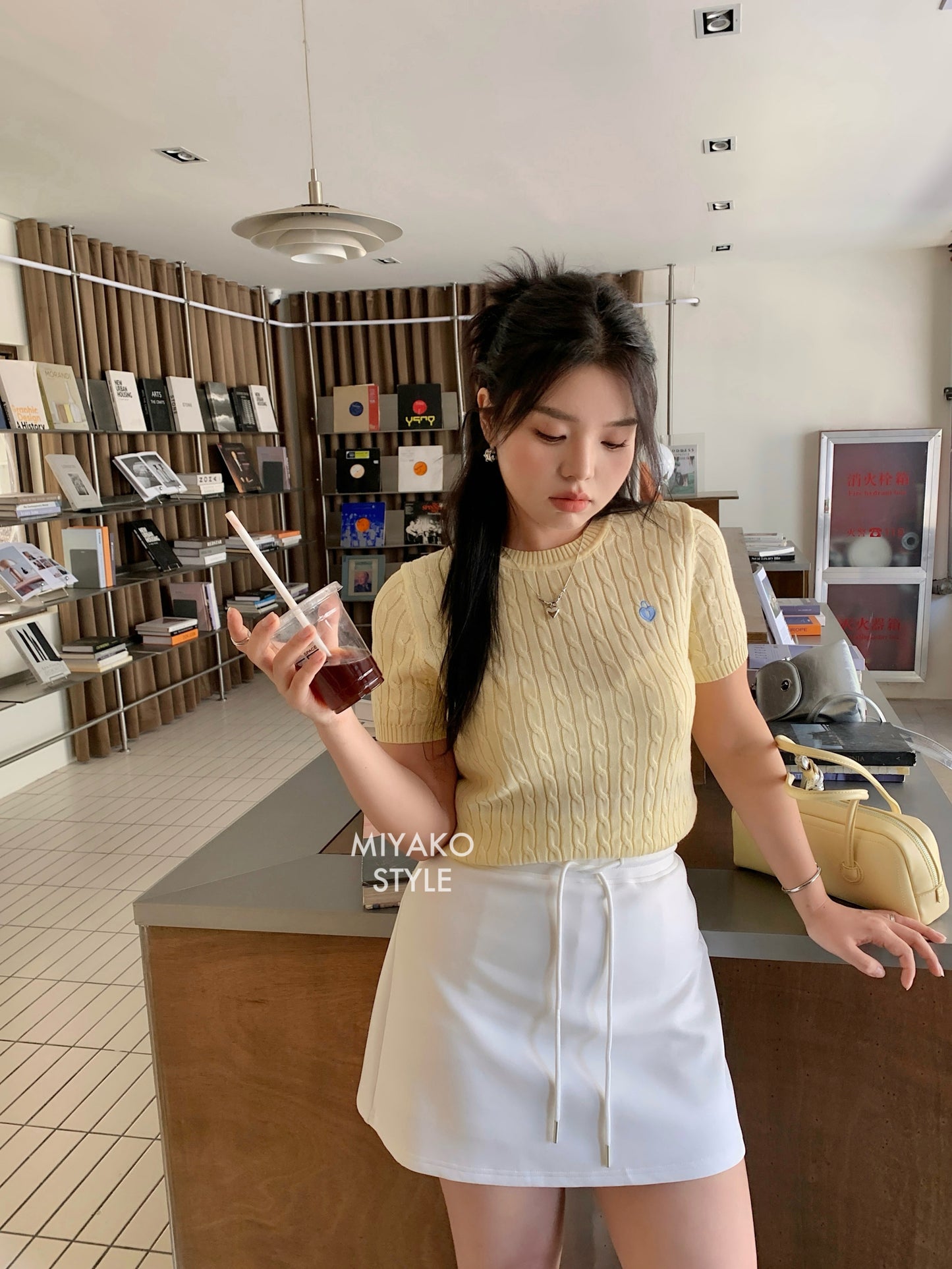 Cheese Mini Skirt in White 白色短裙