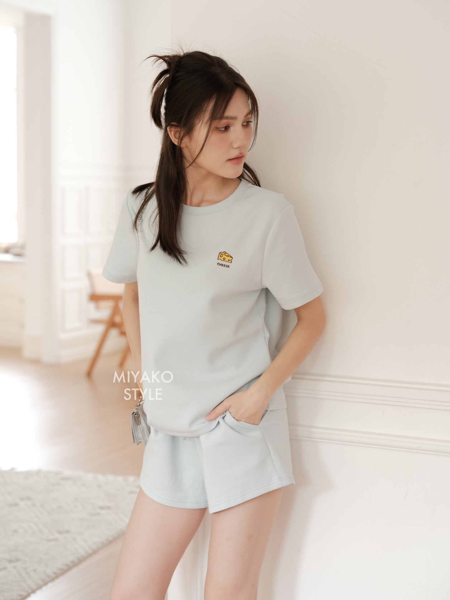 Cheese T shirt in blue 蓝色T恤