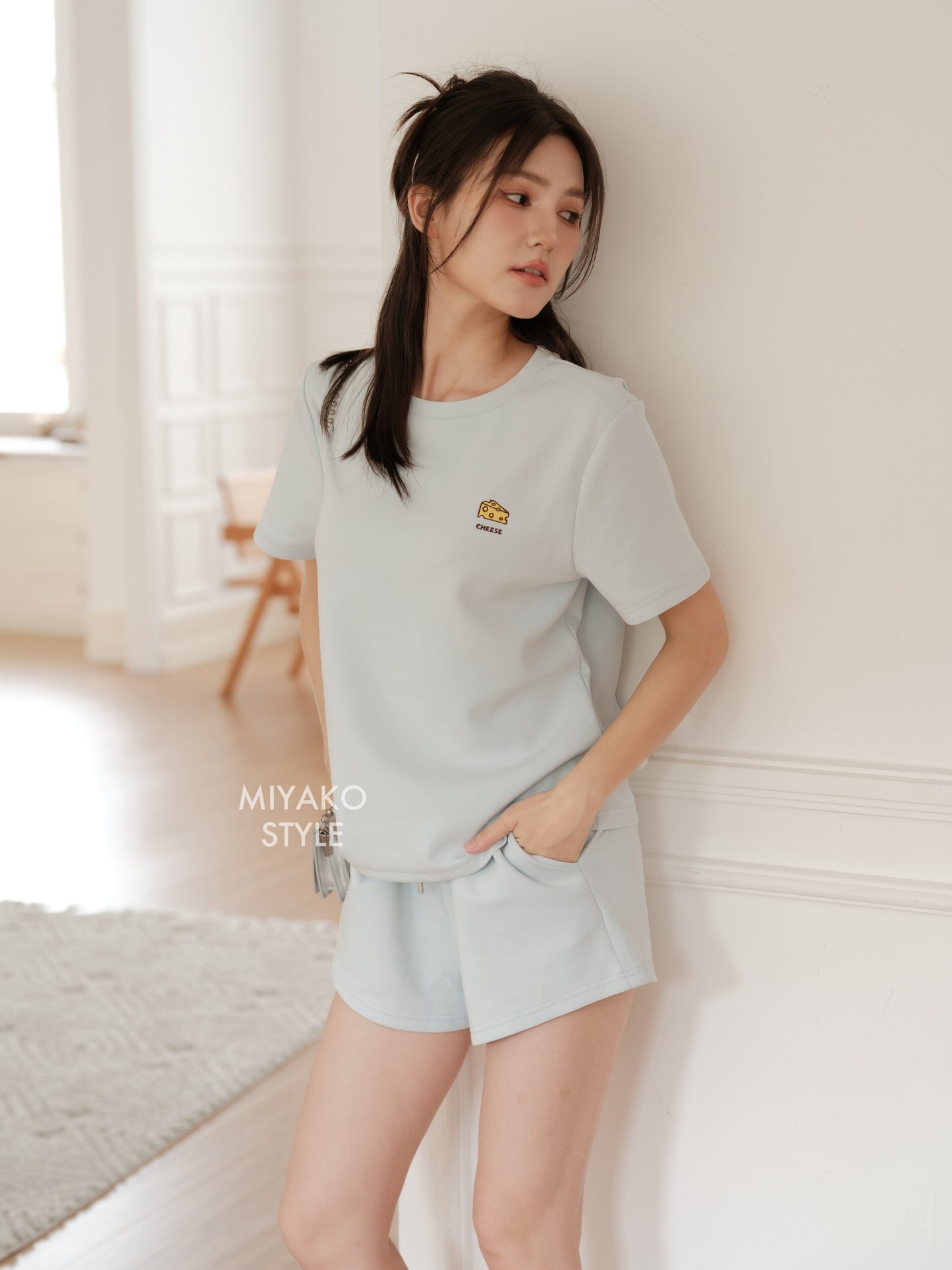 Cheese T shirt in blue 蓝色T恤