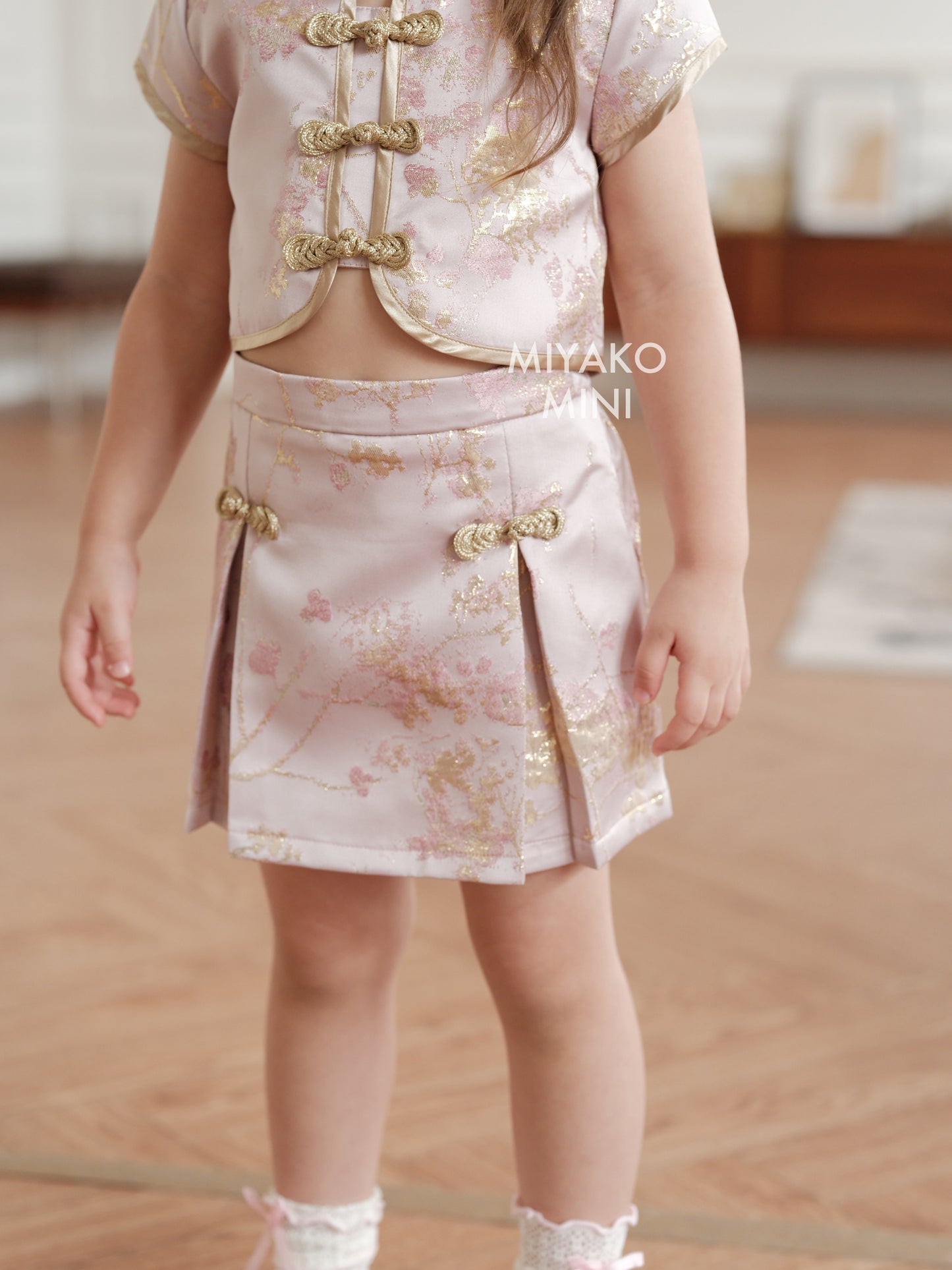【小女团】Roseanne Cheongsam Girl Top in Pink 小女孩粉金色上衣 ( Top Only)