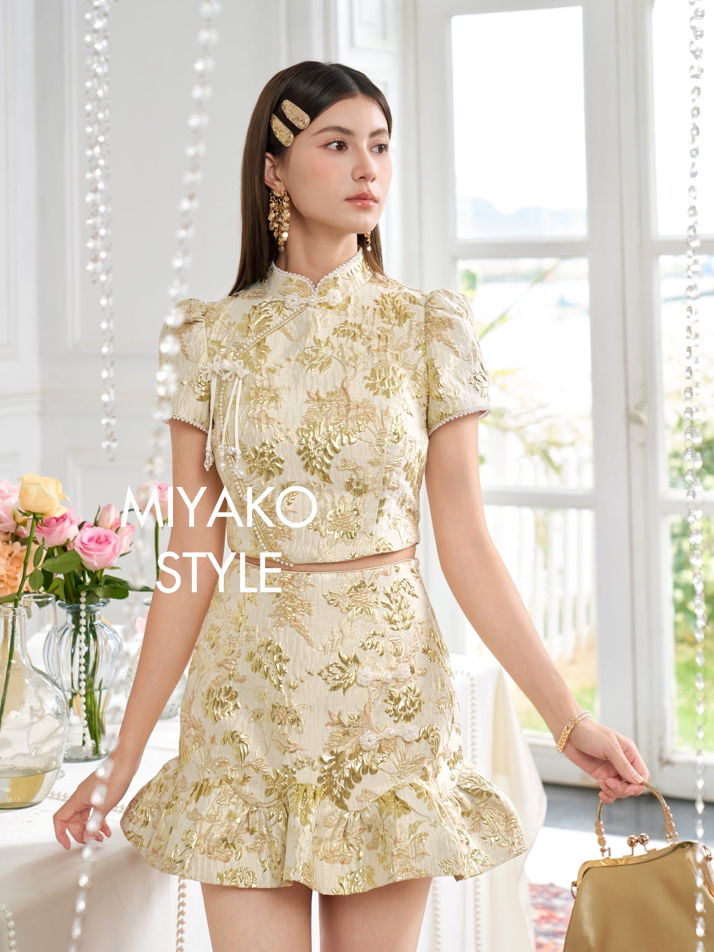 【春风得亿】Millions Premium Short Sleeve Crop Top in Gold 金色女装短袖上衣