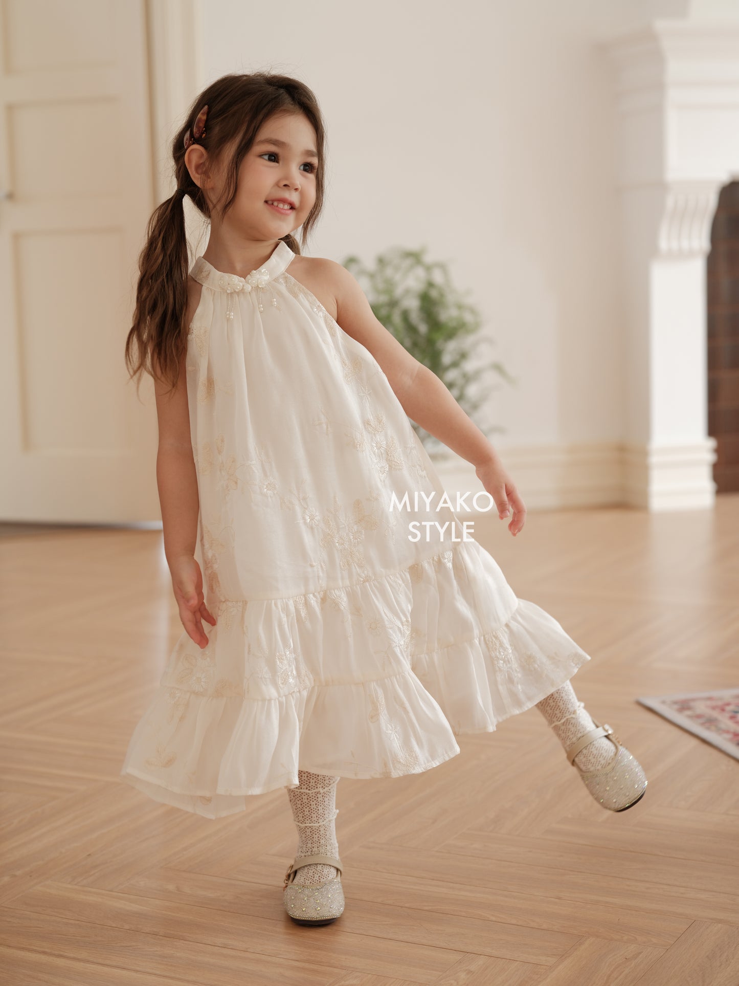 【花晨夕月】Hua Little Girl Halter Dress in Beige 杏色 女儿款