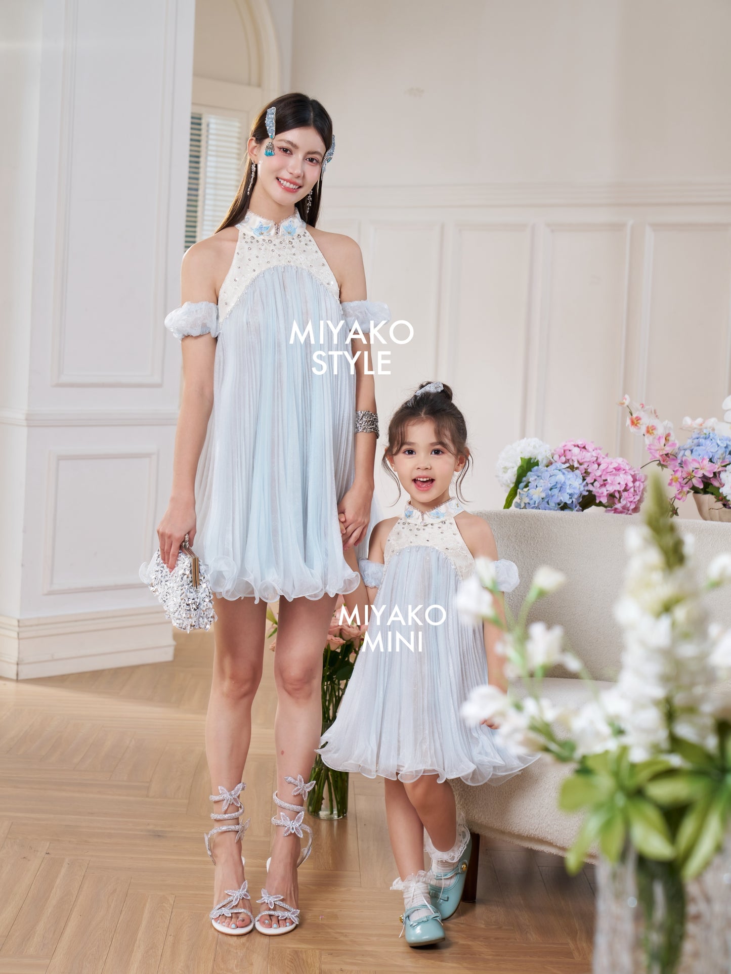 【倾国倾城】Goddess Premium Rhinestone Halter Dress in Blue 蓝色女装挂脖连身裙
