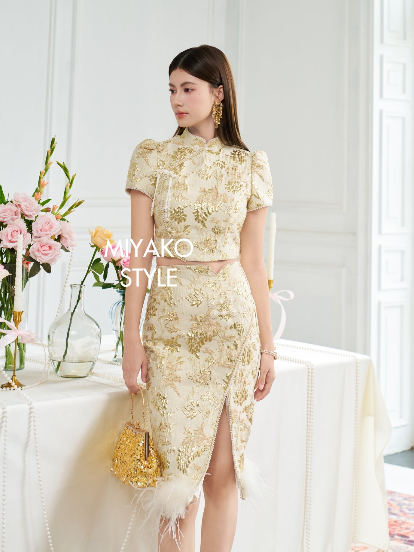 【春风得亿】Millions Premium Short Sleeve Crop Top in Gold 金色女装短袖上衣