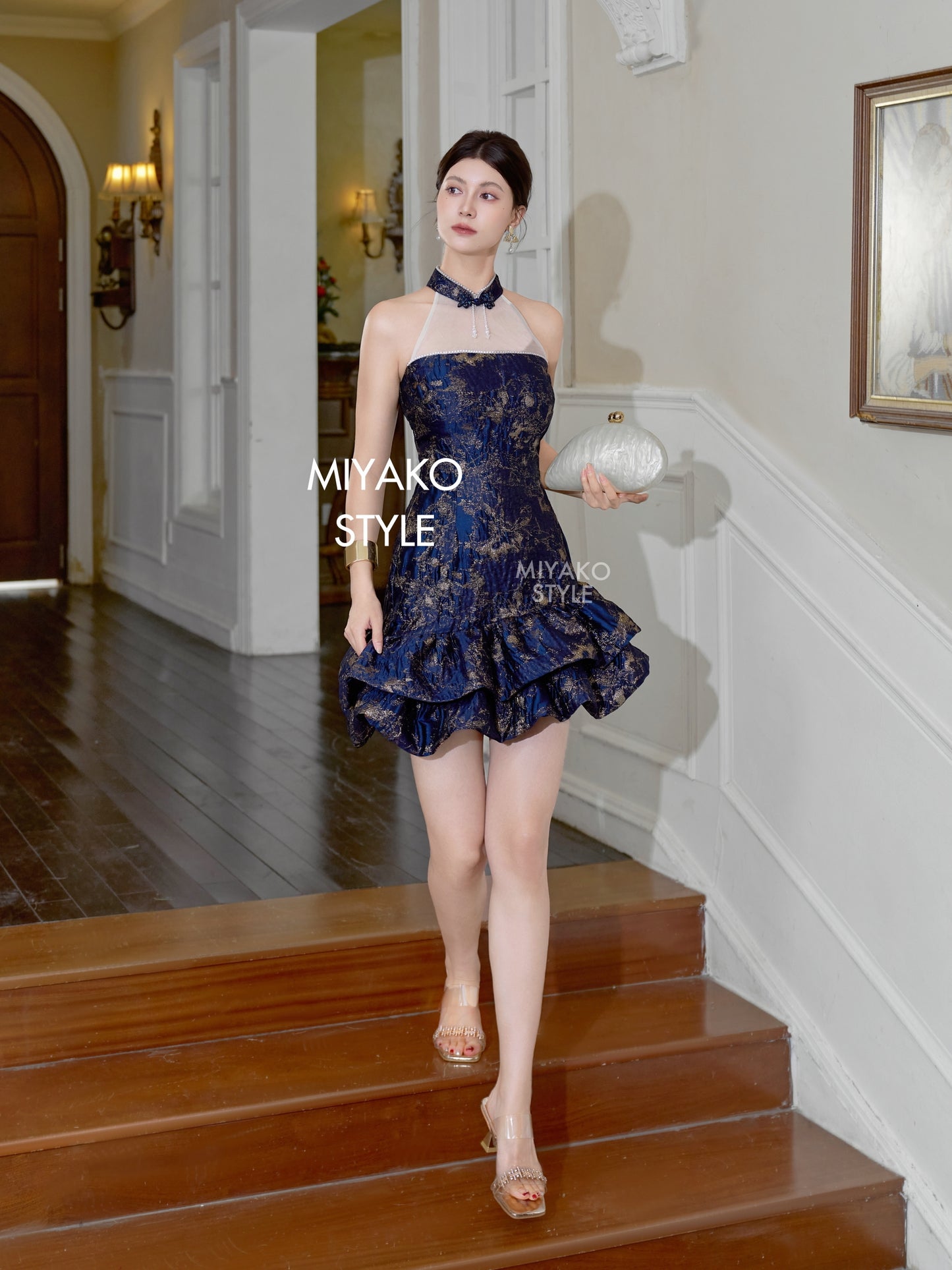 【星辰闪耀】Starlight Padded & Detachable Fur Sleeve Modern Cheongsam Dress in Golden Navy 女装连身裙