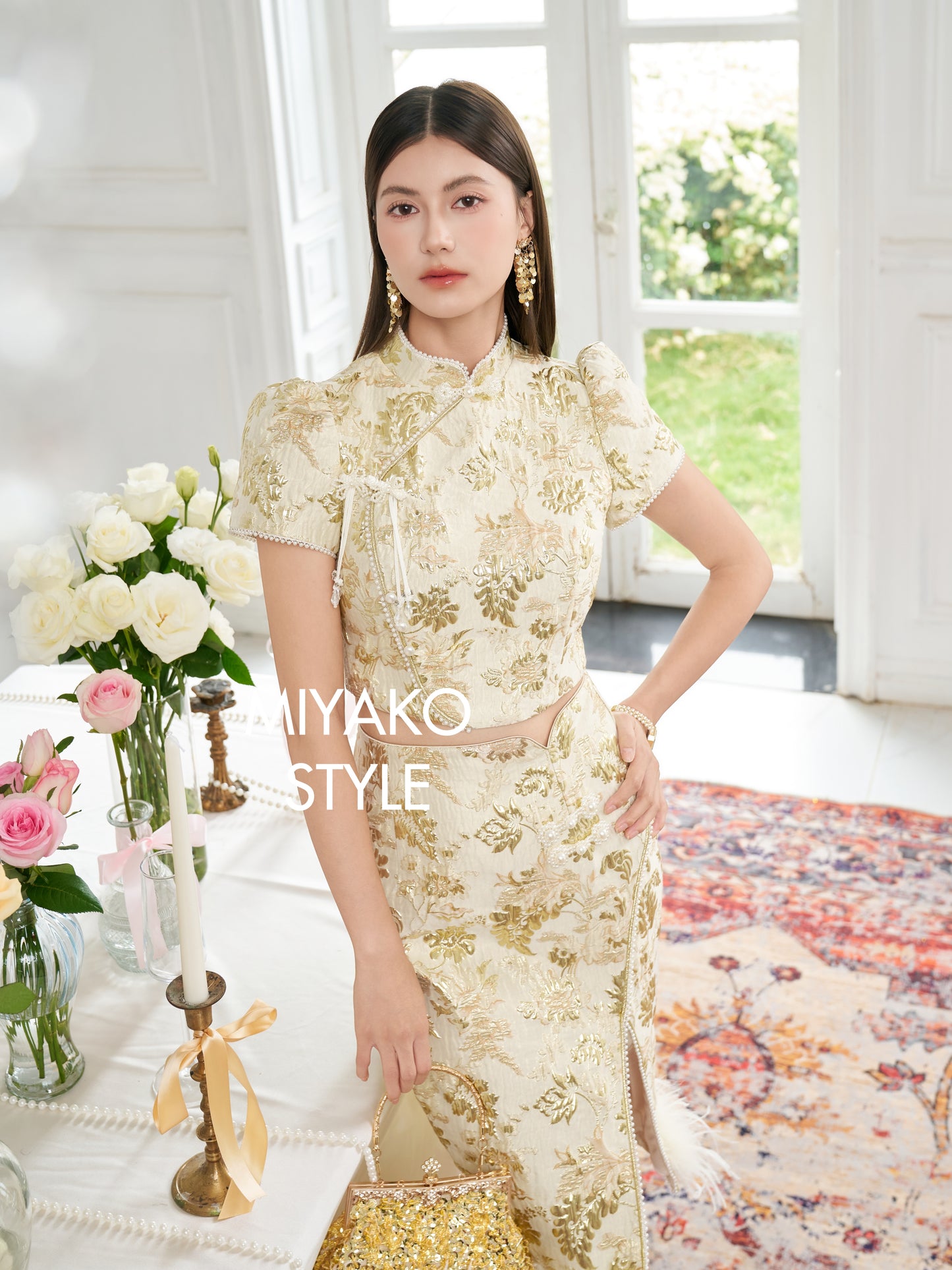 【春风得亿】Millions Premium Short Sleeve Crop Top in Gold 金色女装短袖上衣