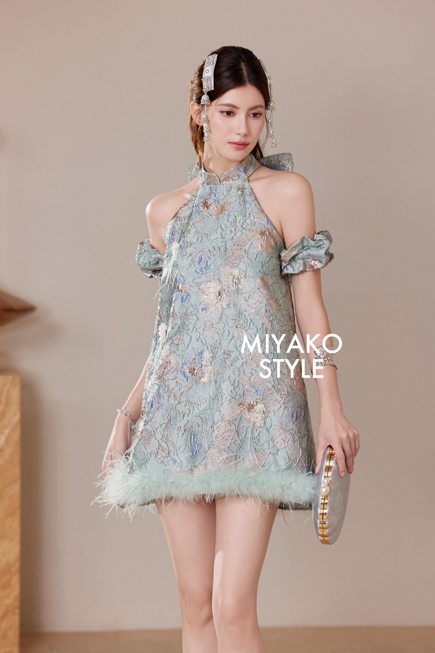 【万事如亿】Billionaire Detachable Sleeve Halter Dress in Sea Blue 绿蓝色女装挂脖连身裙