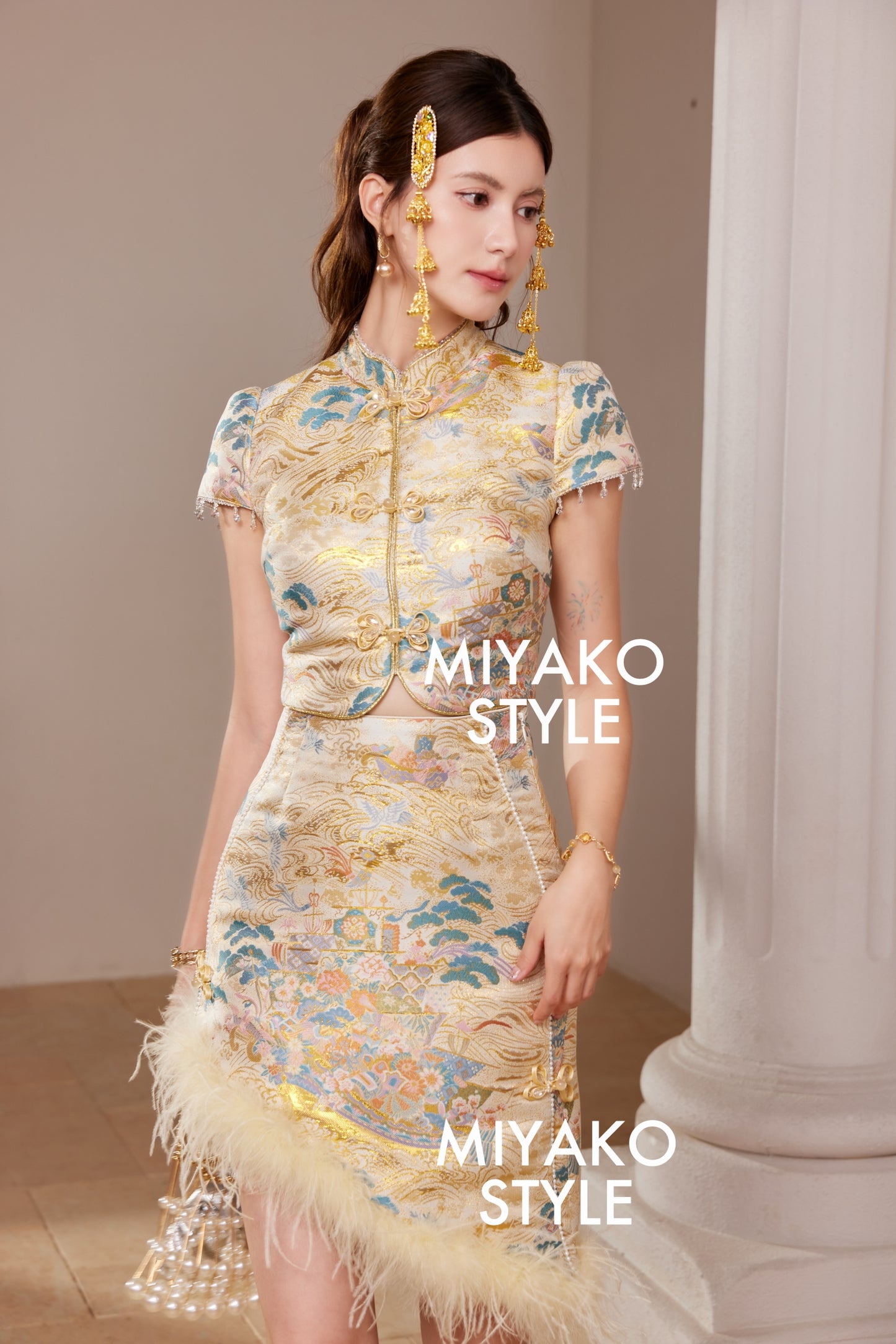 【金碧辉煌】Luxe Premium Short Sleeve Crop Top 女装短袖上衣