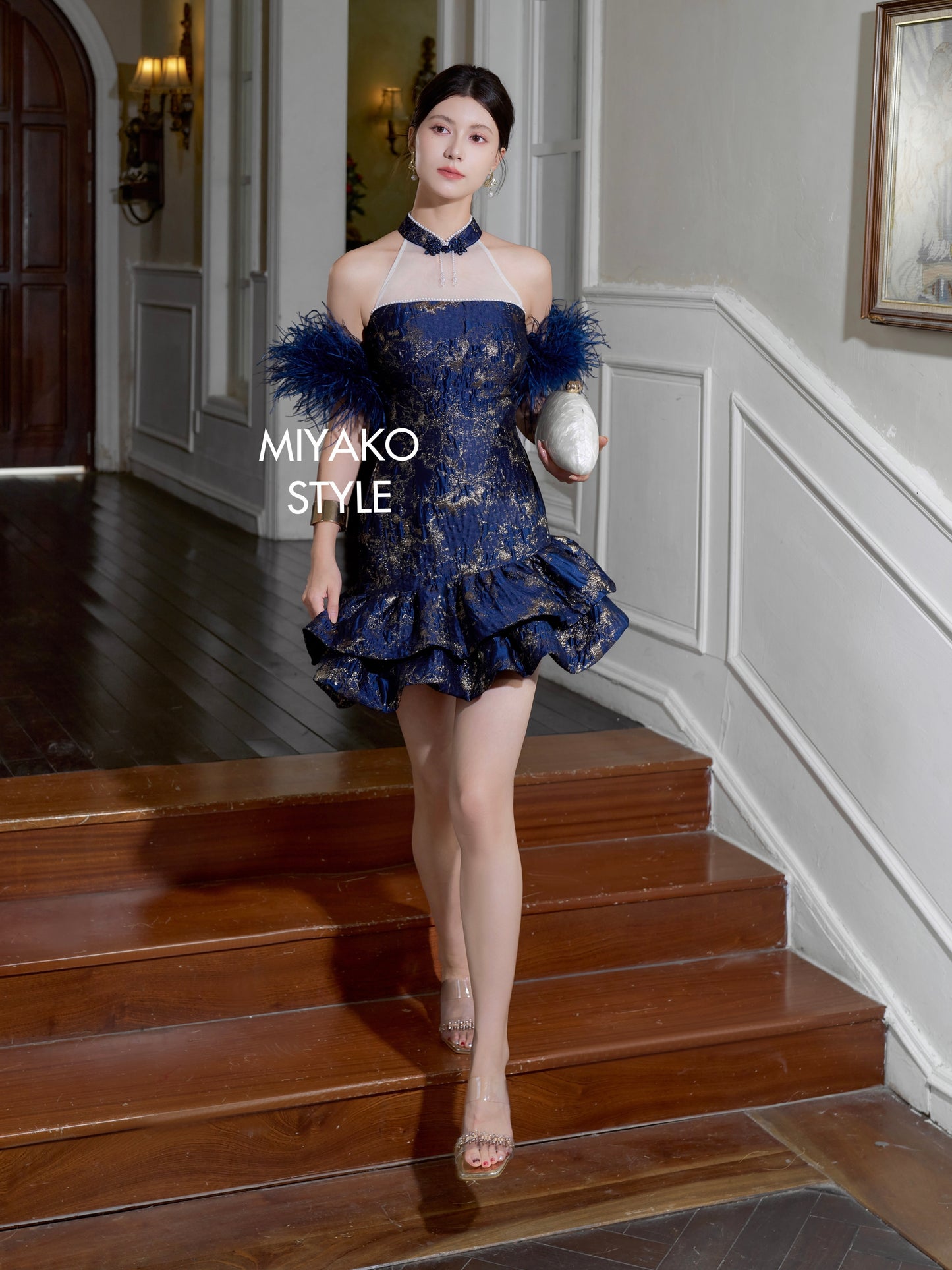 【星辰闪耀】Starlight Padded & Detachable Fur Sleeve Modern Cheongsam Dress in Golden Navy 女装连身裙