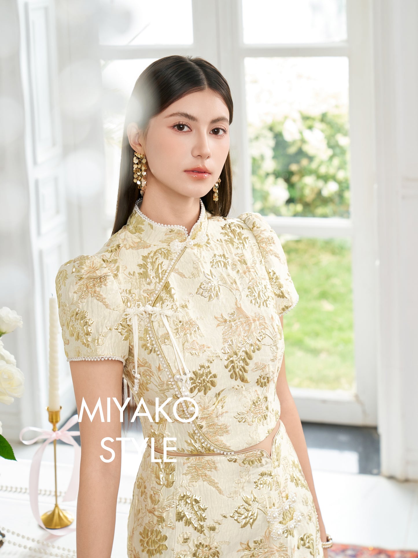 【春风得亿】Millions Premium Short Sleeve Crop Top in Gold 金色女装短袖上衣