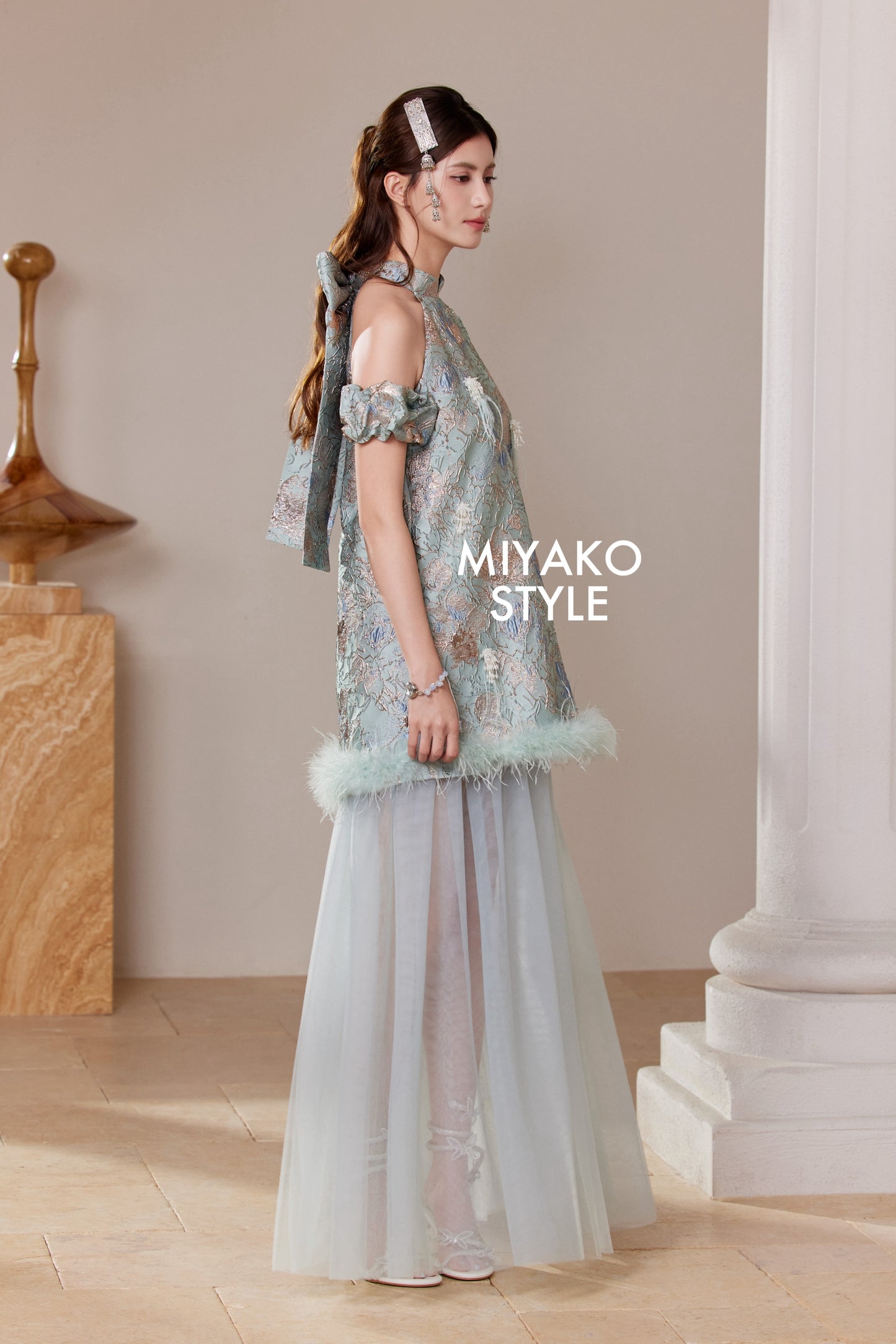 【万事如亿】Billionaire Detachable Sleeve Halter Dress in Sea Blue 绿蓝色女装挂脖连身裙