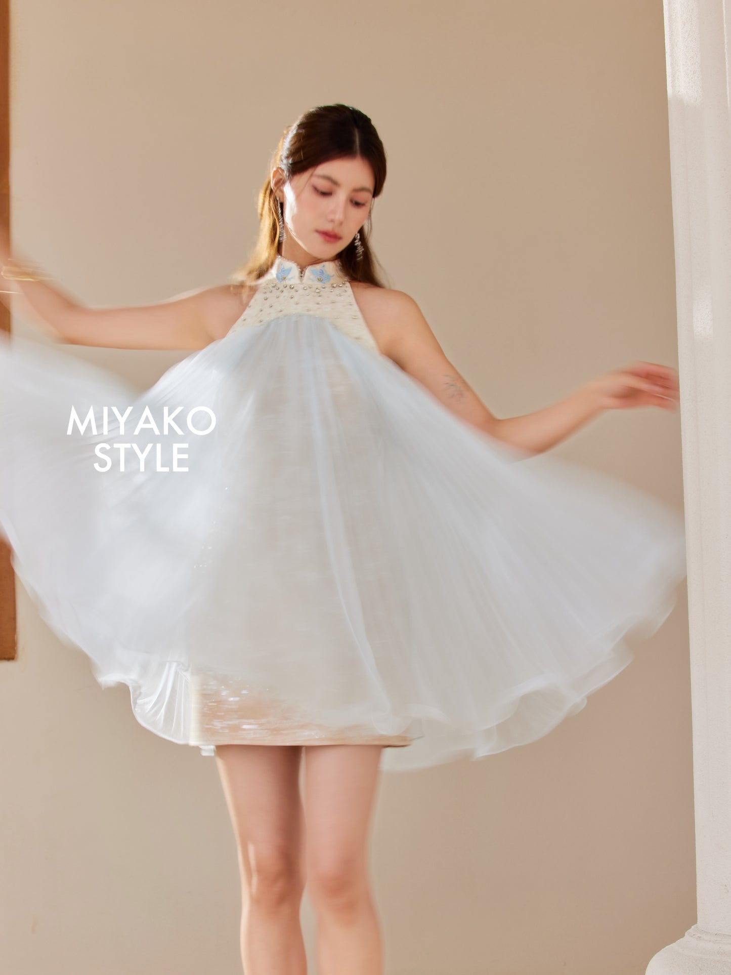 【倾国倾城】Goddess Premium Rhinestone Halter Dress in Blue 蓝色女装挂脖连身裙