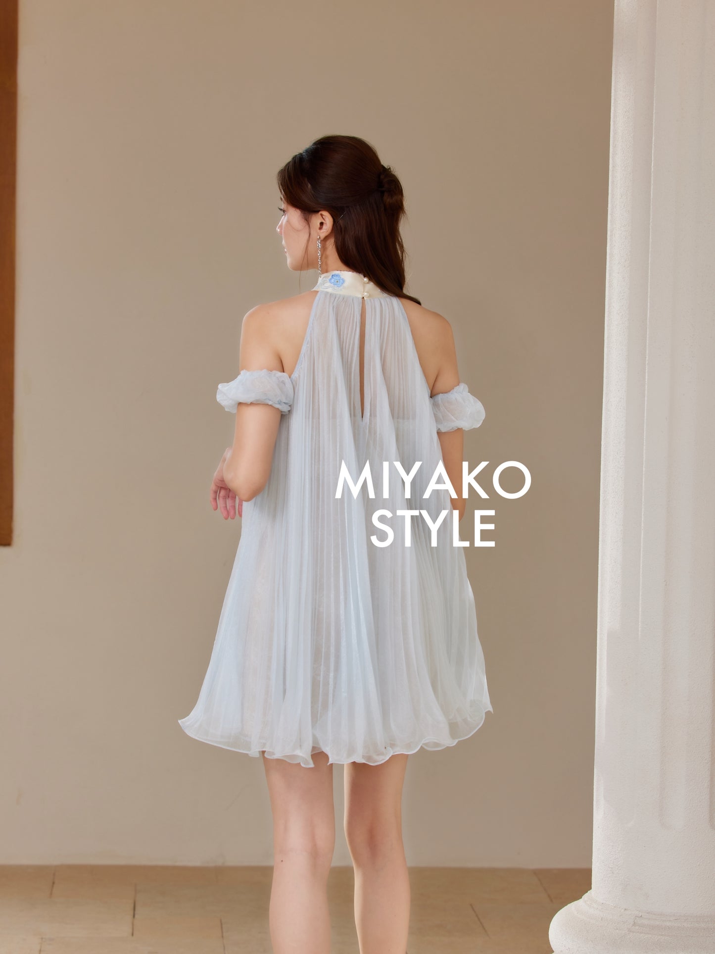 【倾国倾城】Goddess Premium Rhinestone Halter Dress in Blue 蓝色女装挂脖连身裙