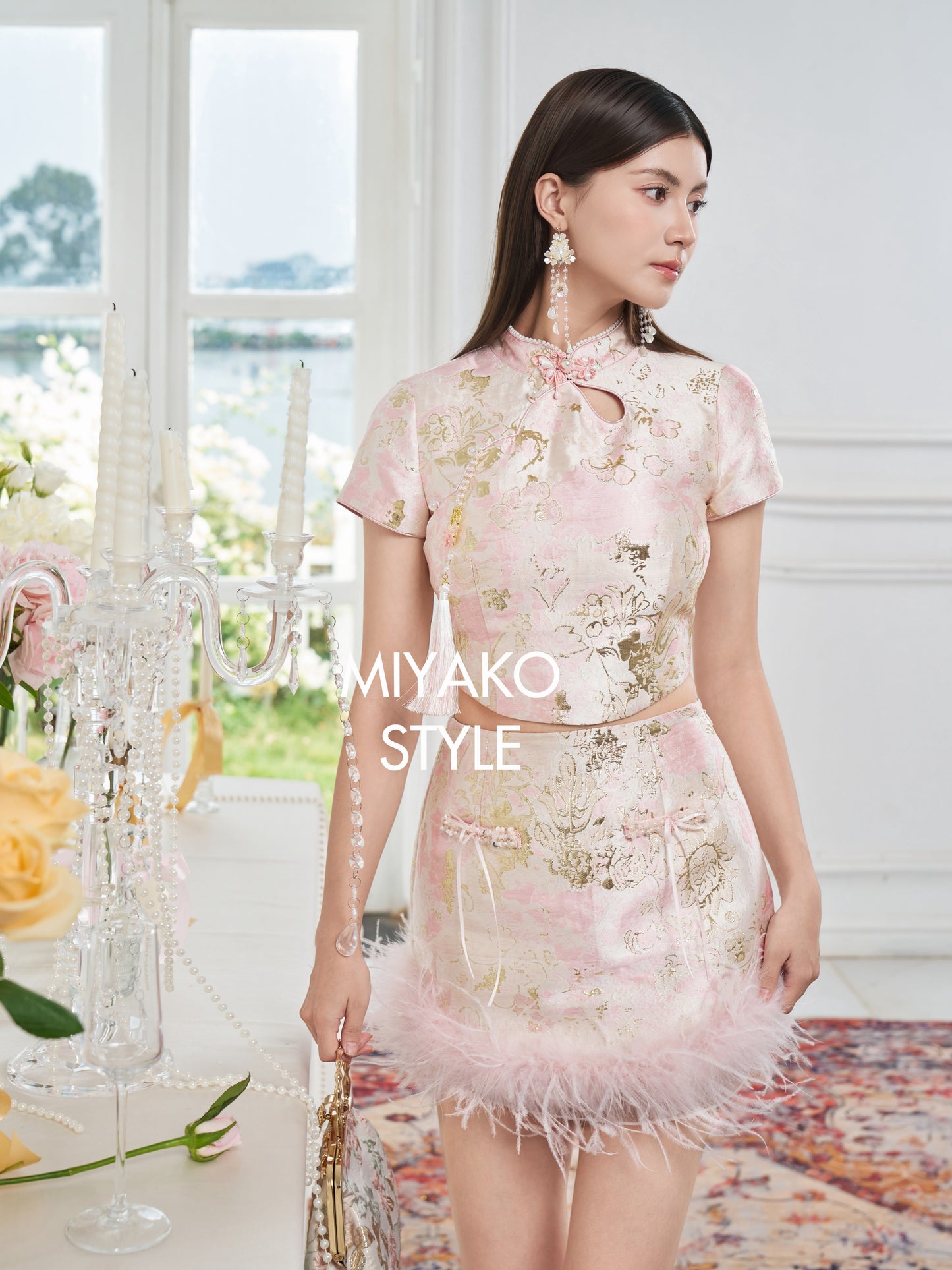 【国色天香】Charming Premium Short Sleeve Crop Top 女装短袖上衣