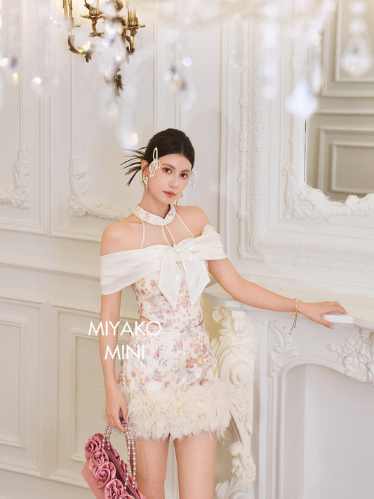 【春暖花开】Aurora Mini Skirt With Flower in Beige 女款杏色半身裙