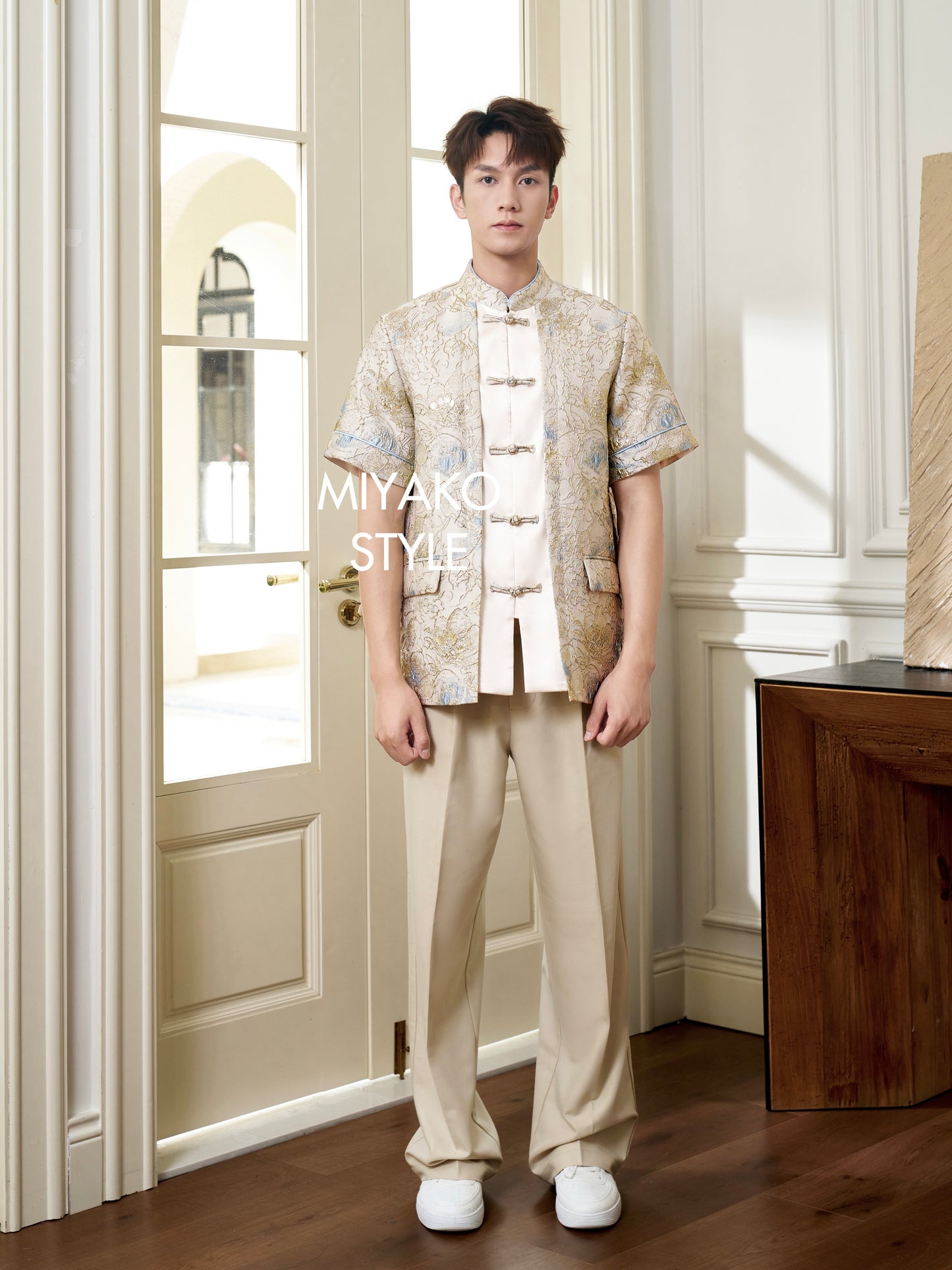 【万事如亿】Billionaire Premium Men Suit Cheongsam in Ash Beige 米灰色男唐装