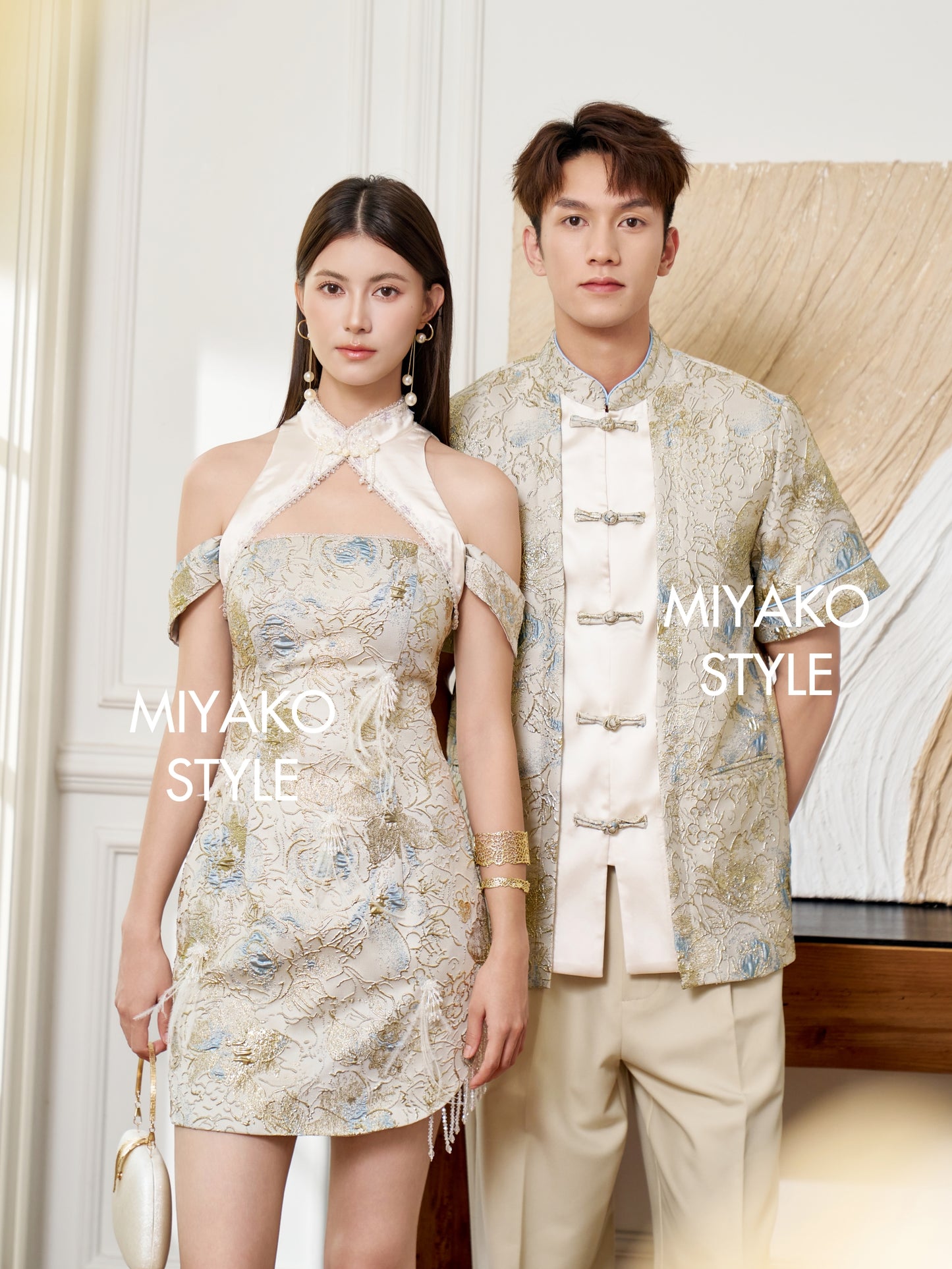 【万事如亿】Billionaire Embroidered Padded & Detachable Sleeve Mini Cheongsam Dress in Ash Beige 米灰色女装短款