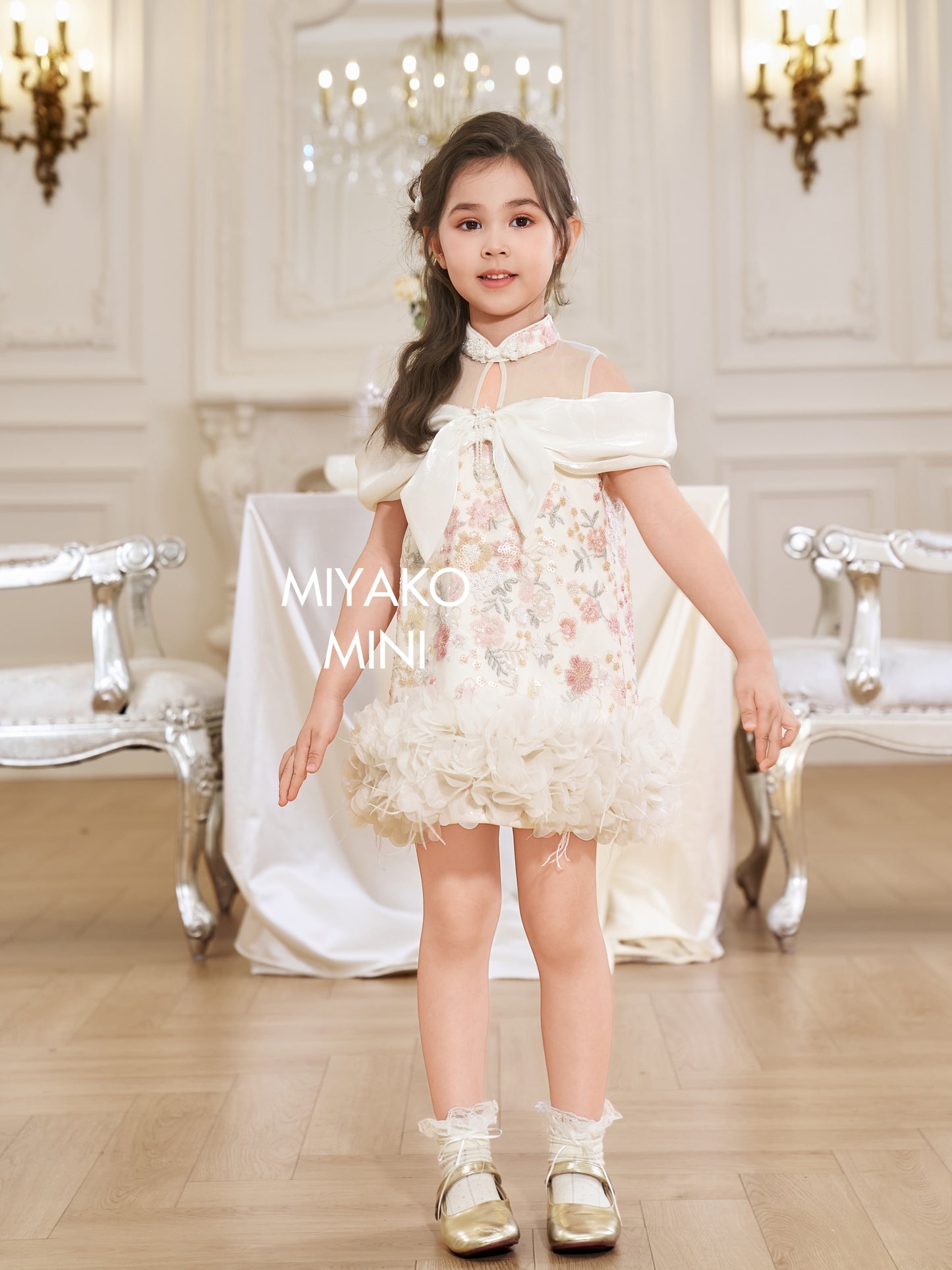 【春暖花开】Aurora Ribbon Off Shoulder Girl Dress in Beige 小女孩杏色连身裙