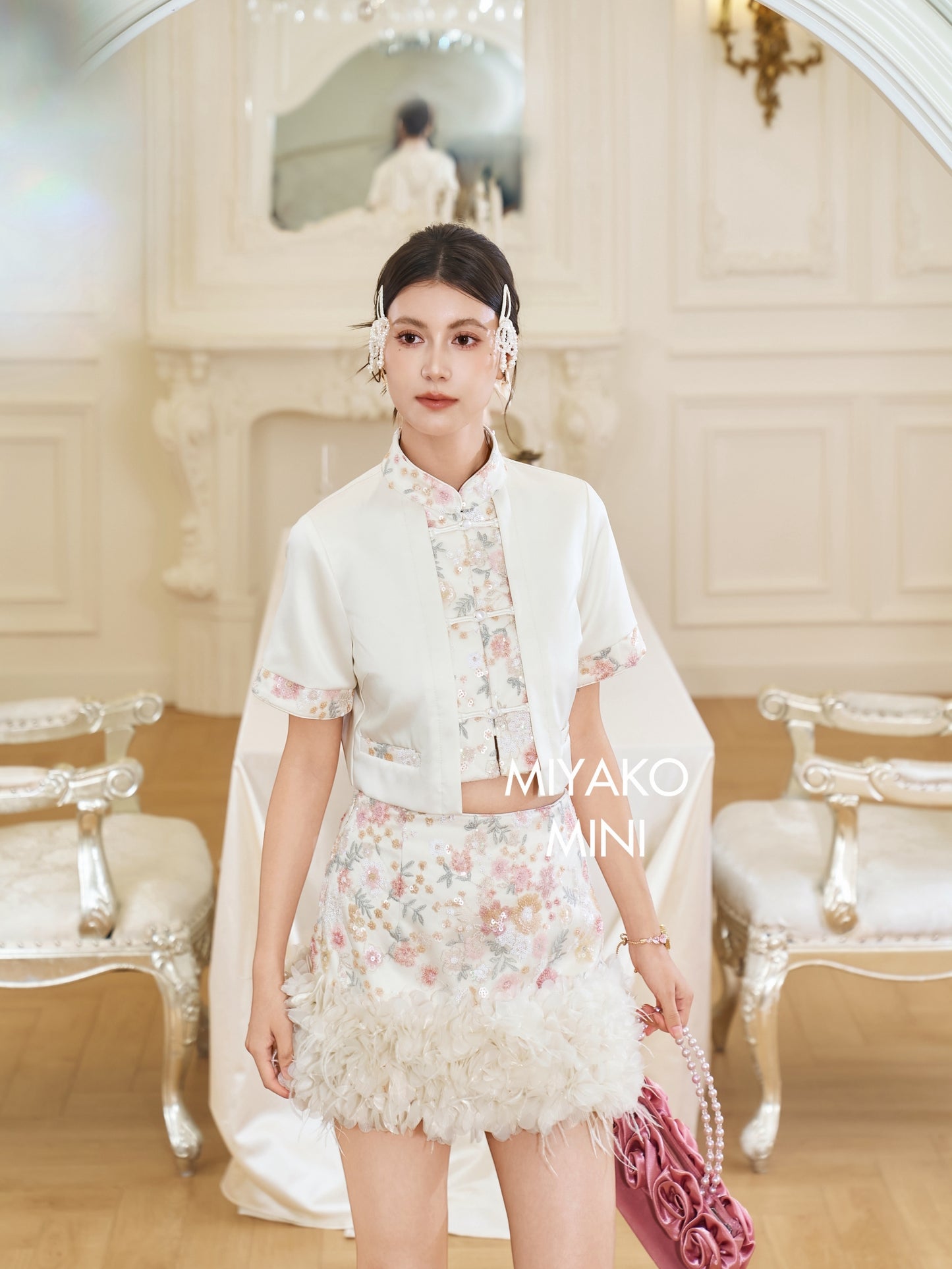 【春暖花开】Aurora Women Short Sleeve Crop Top in Beige 女款短袖杏色上衣