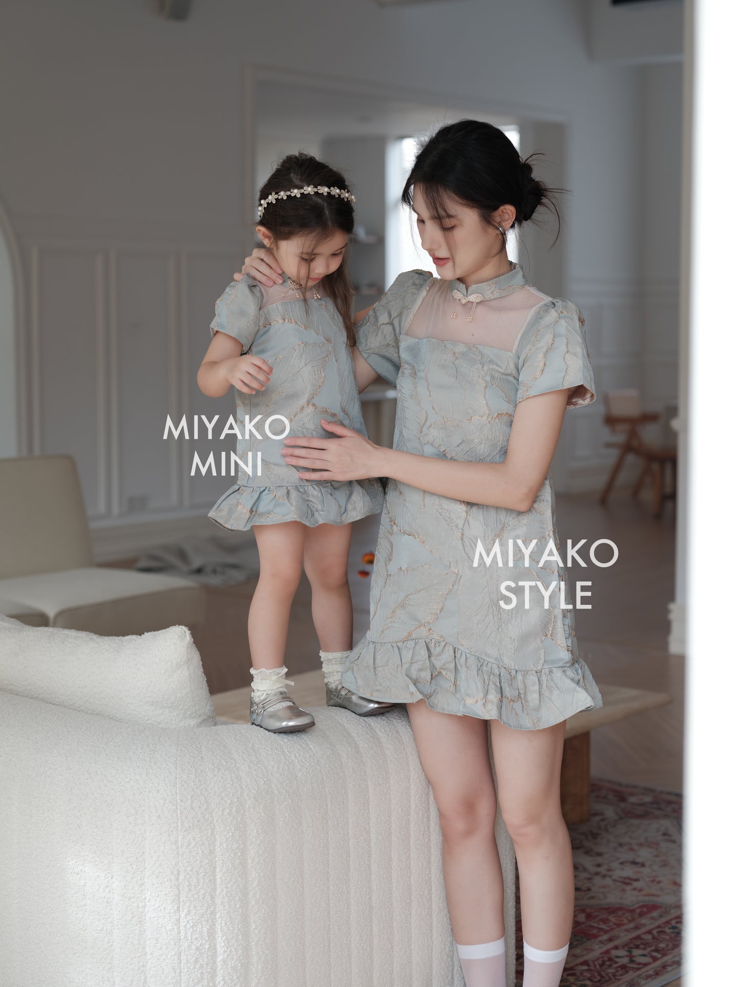 【金枝玉葉】  Yu Ye Cheongsam Little Girl Dress in Light Colour 淺色小女孩連身裙