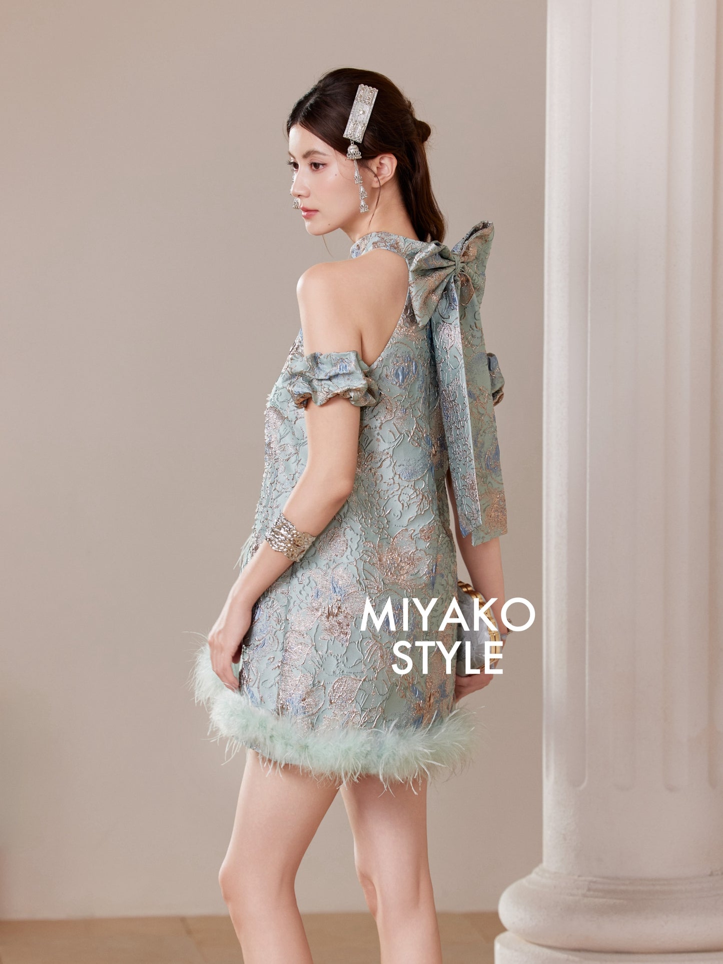 【万事如亿】Billionaire Detachable Sleeve Halter Dress in Sea Blue 绿蓝色女装挂脖连身裙