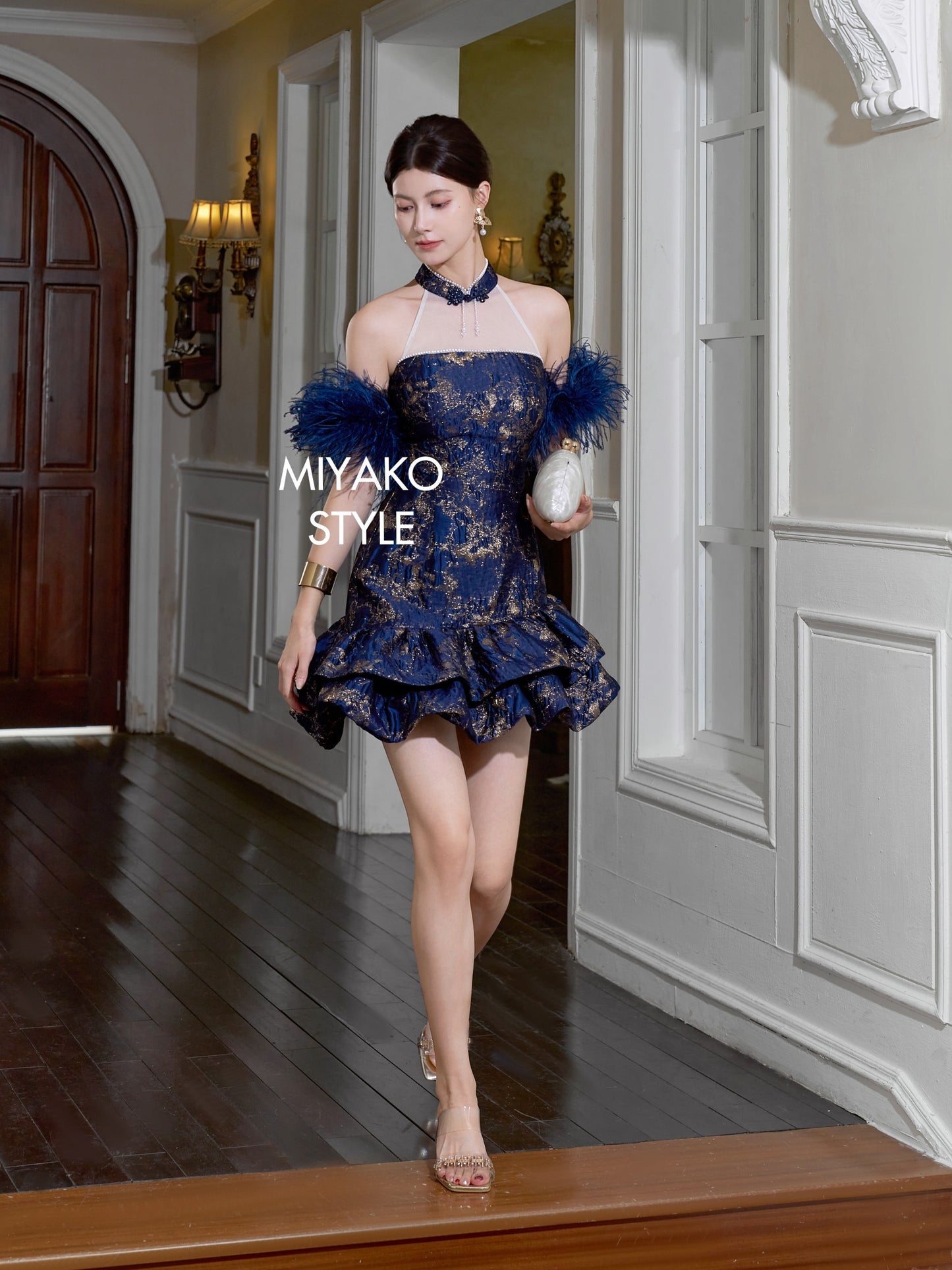 【星辰闪耀】Starlight Padded & Detachable Fur Sleeve Modern Cheongsam Dress in Golden Navy 女装连身裙