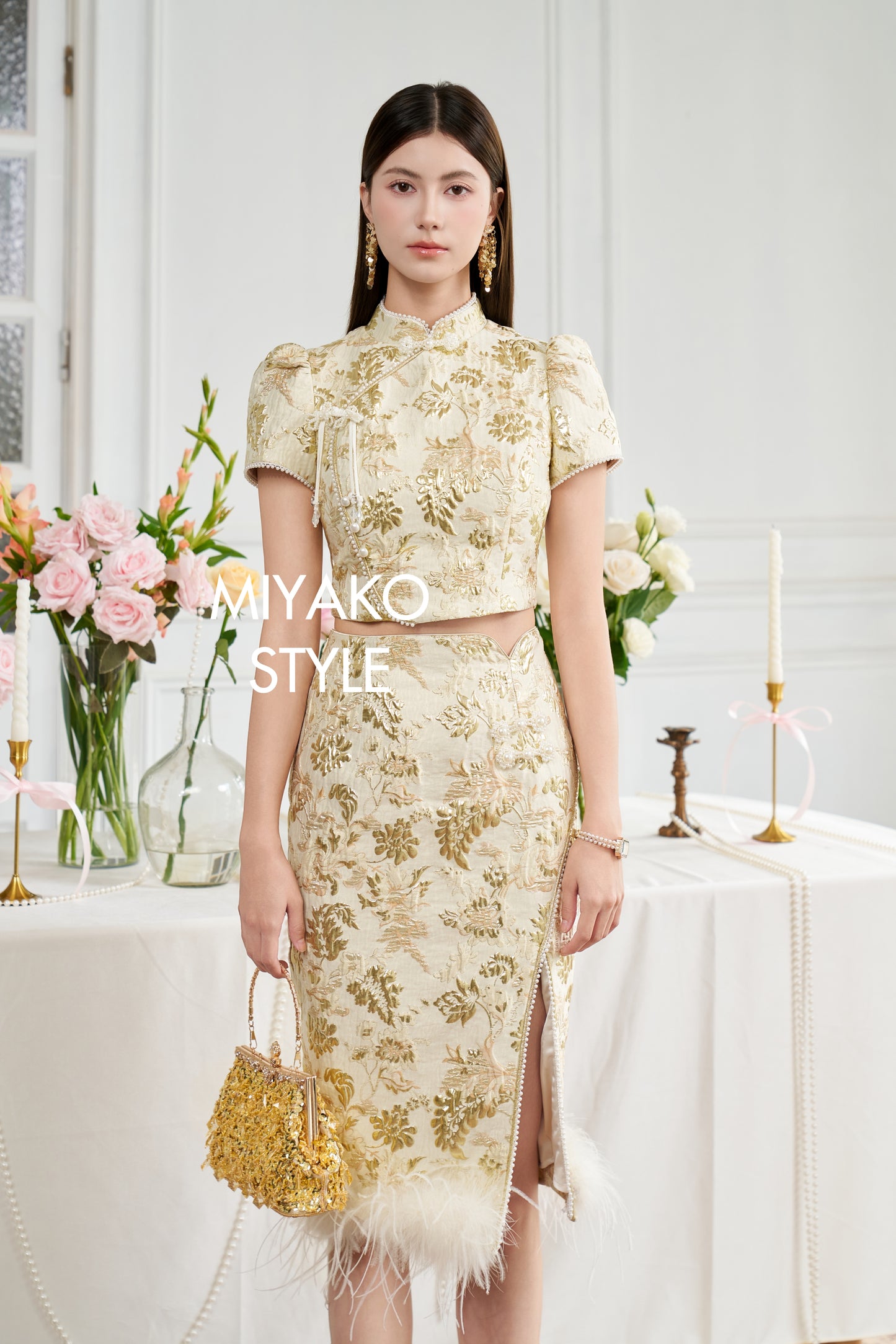 【春风得亿】Millions Premium Short Sleeve Crop Top in Gold 金色女装短袖上衣