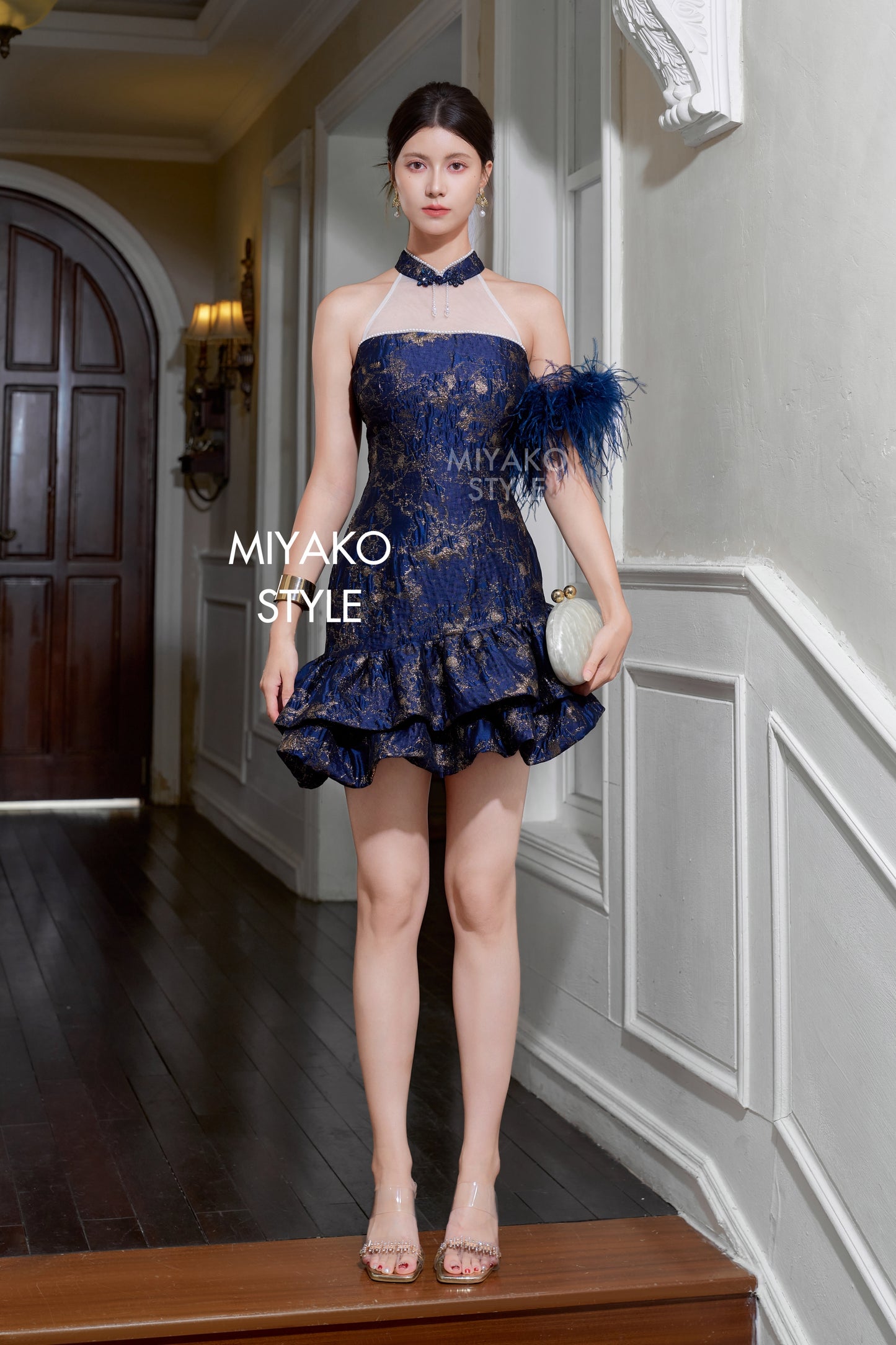 【星辰闪耀】Starlight Padded & Detachable Fur Sleeve Modern Cheongsam Dress in Golden Navy 女装连身裙