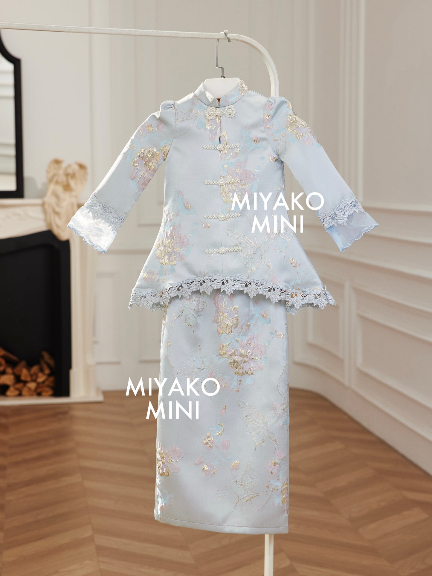 Signature Raya Collection Girl Set