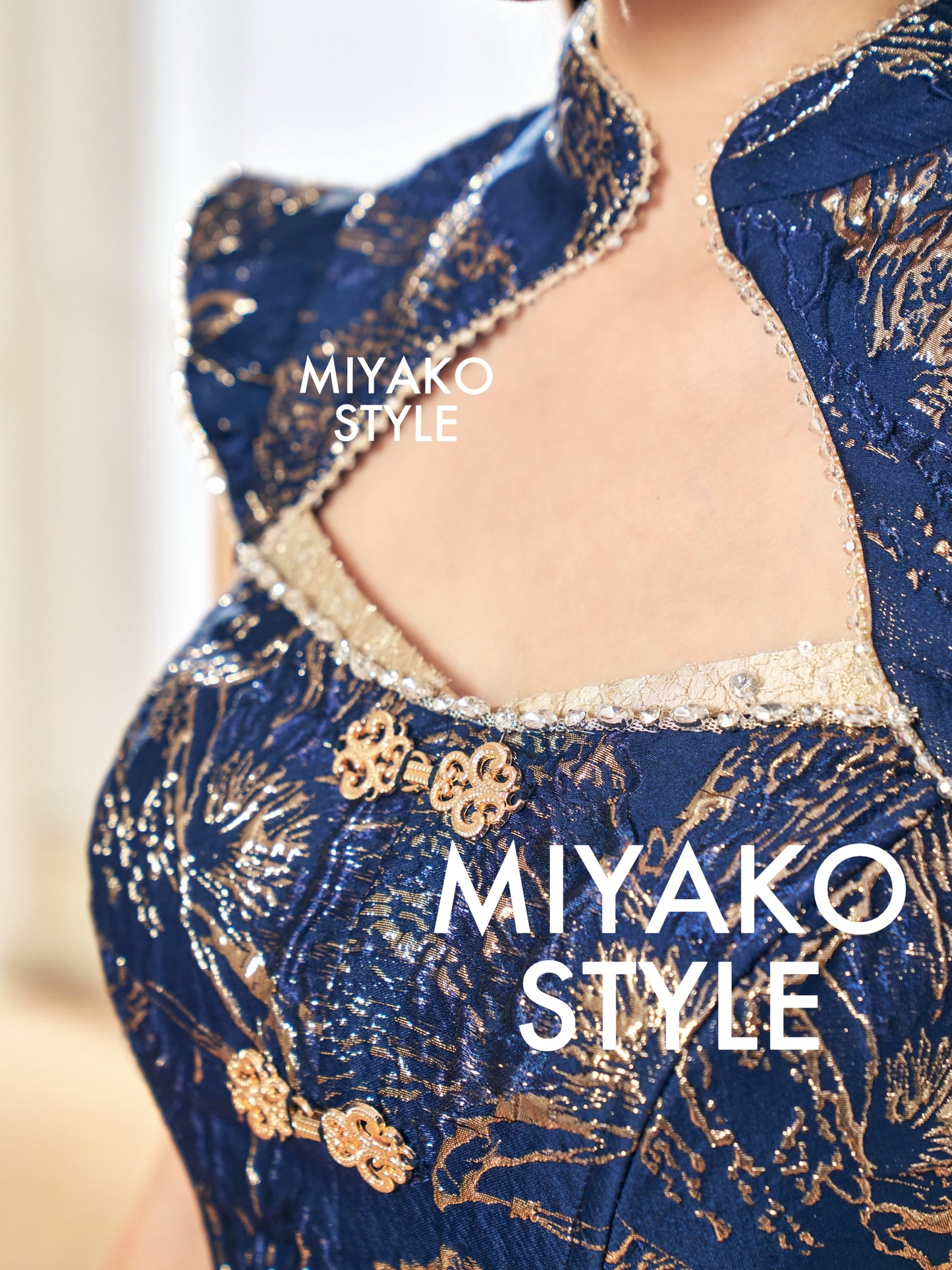 【人气女团】Jenlisa Premium Cheongsam Top in Golden Navy 深蓝色女装上衣