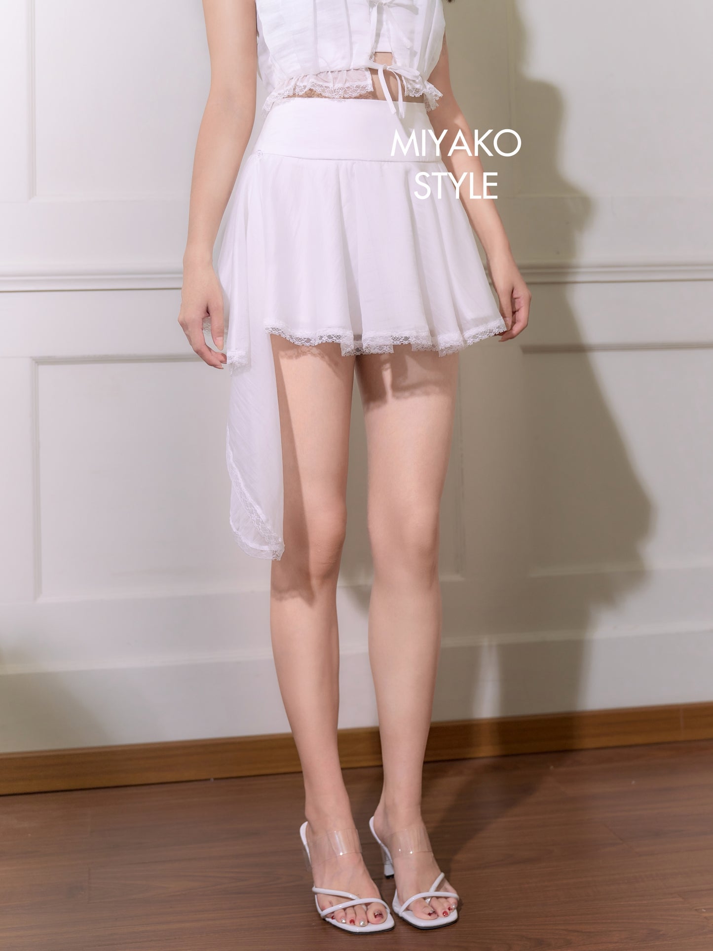 【梦幻】Lovely Lace Padded Flare Top 上衣ONLY